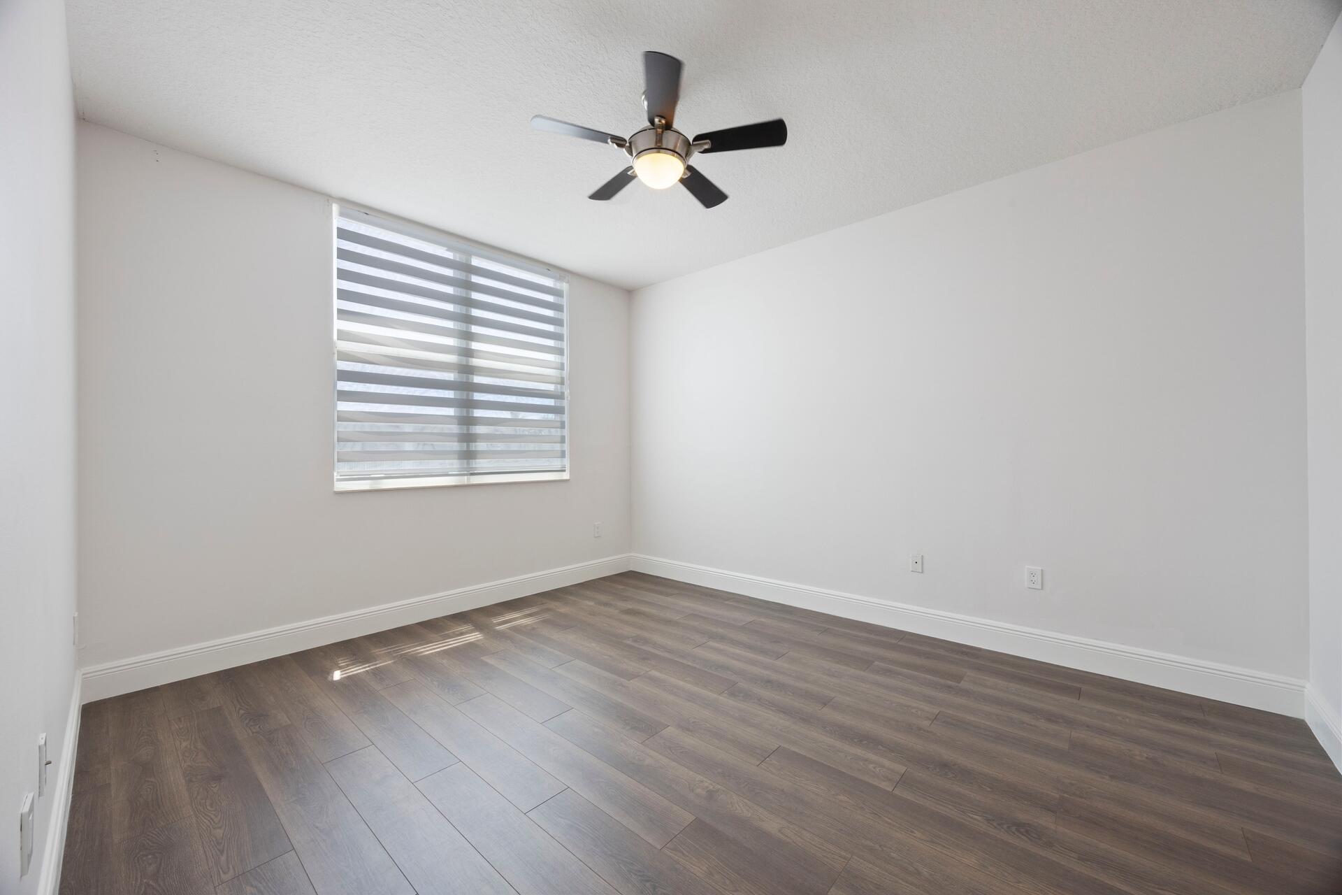 804 E WINDWARD Way 621