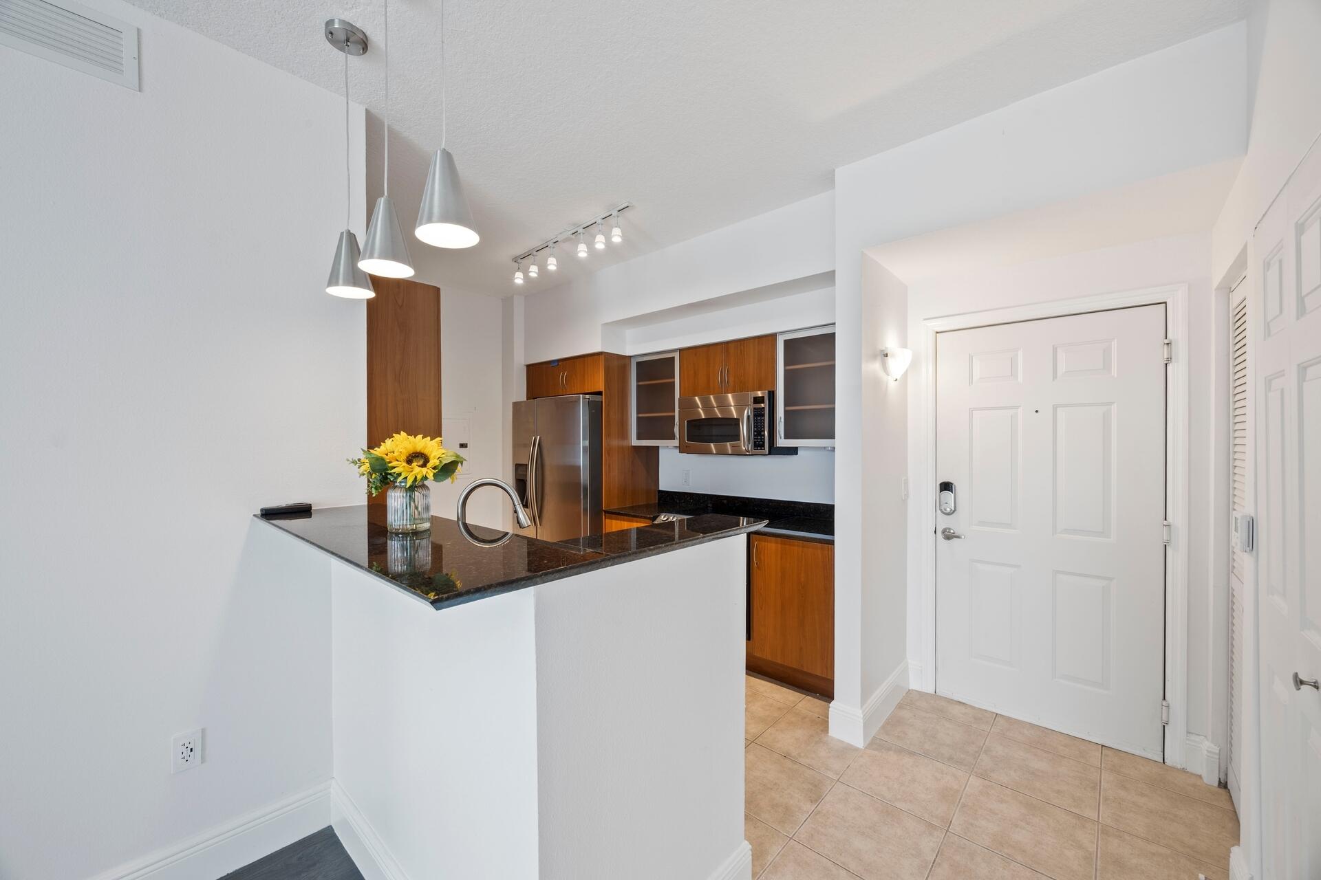 804 E WINDWARD Way 621