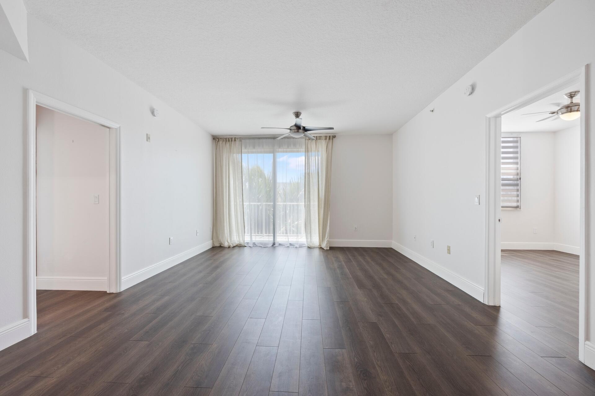 804 E WINDWARD Way 621