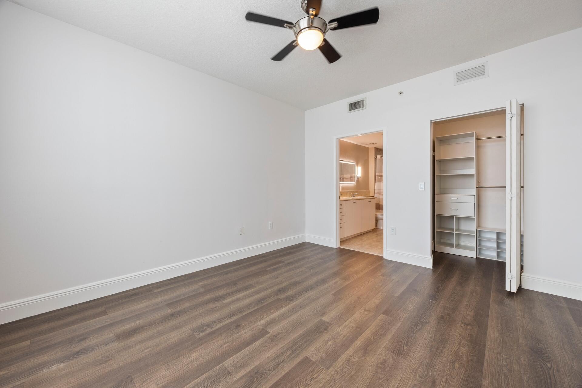 804 E WINDWARD Way 621
