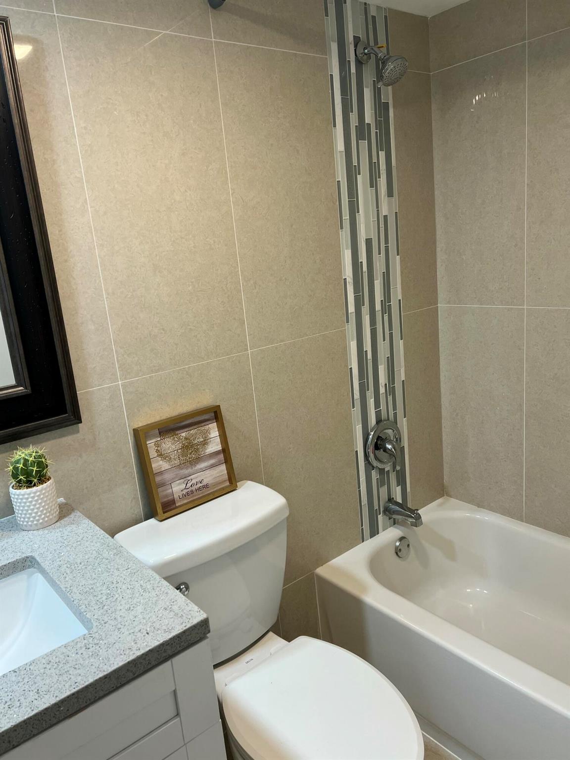 SHERWOOD LAKES - Residential Lease