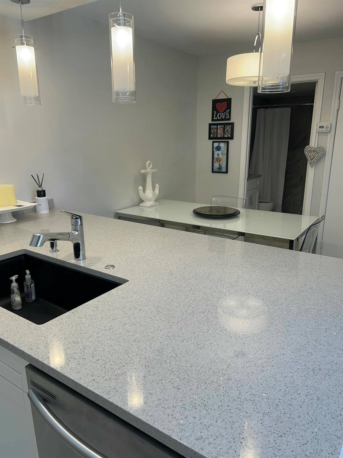 View photos, virtual tours, details... 2101 21st Lane