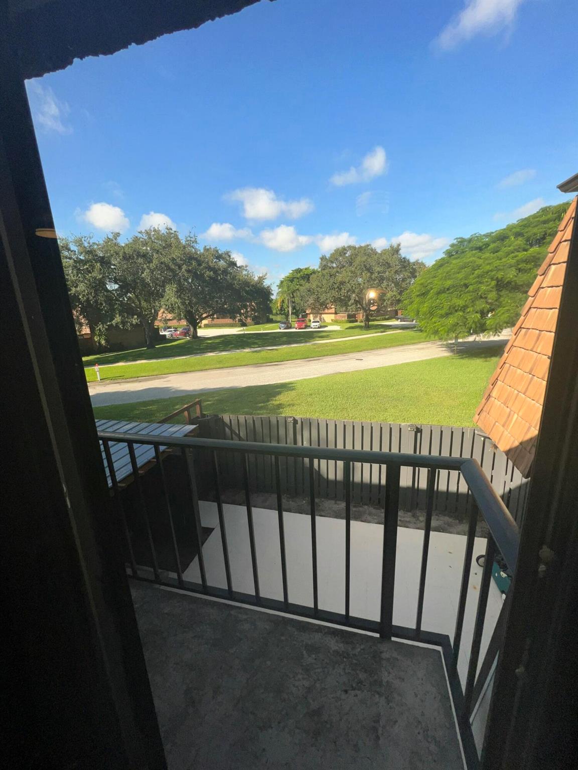 SHERWOOD LAKES - Residential Lease