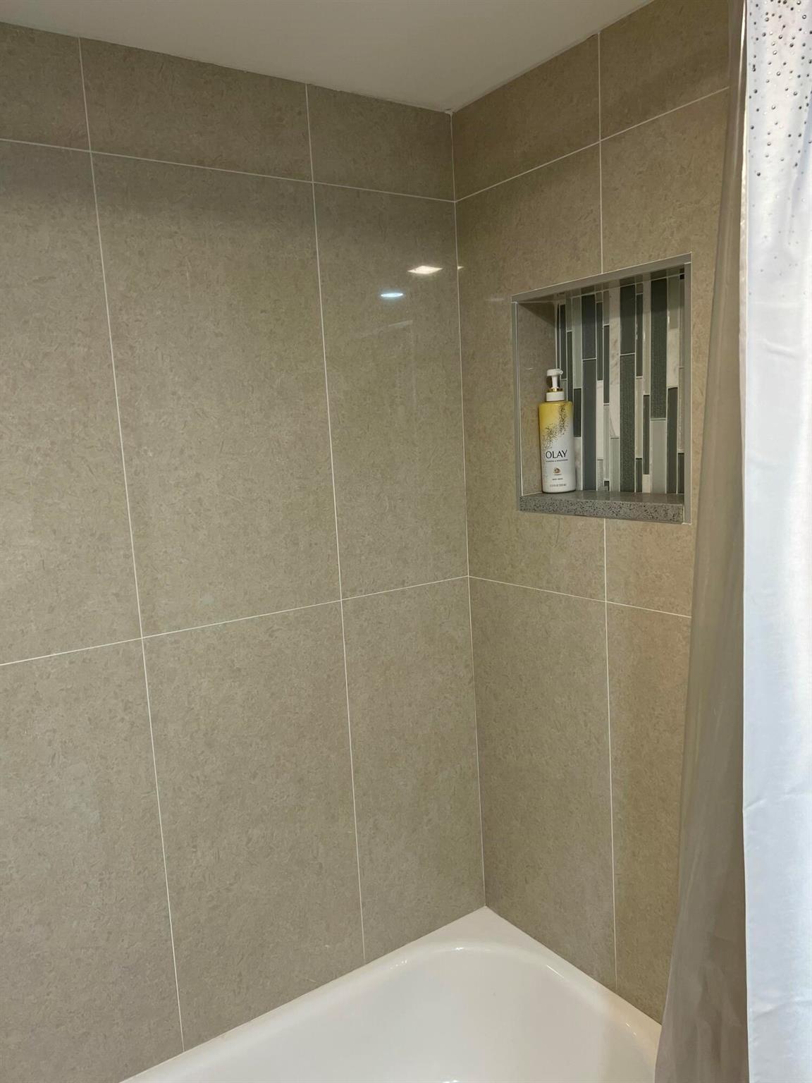 SHERWOOD LAKES - Residential Lease