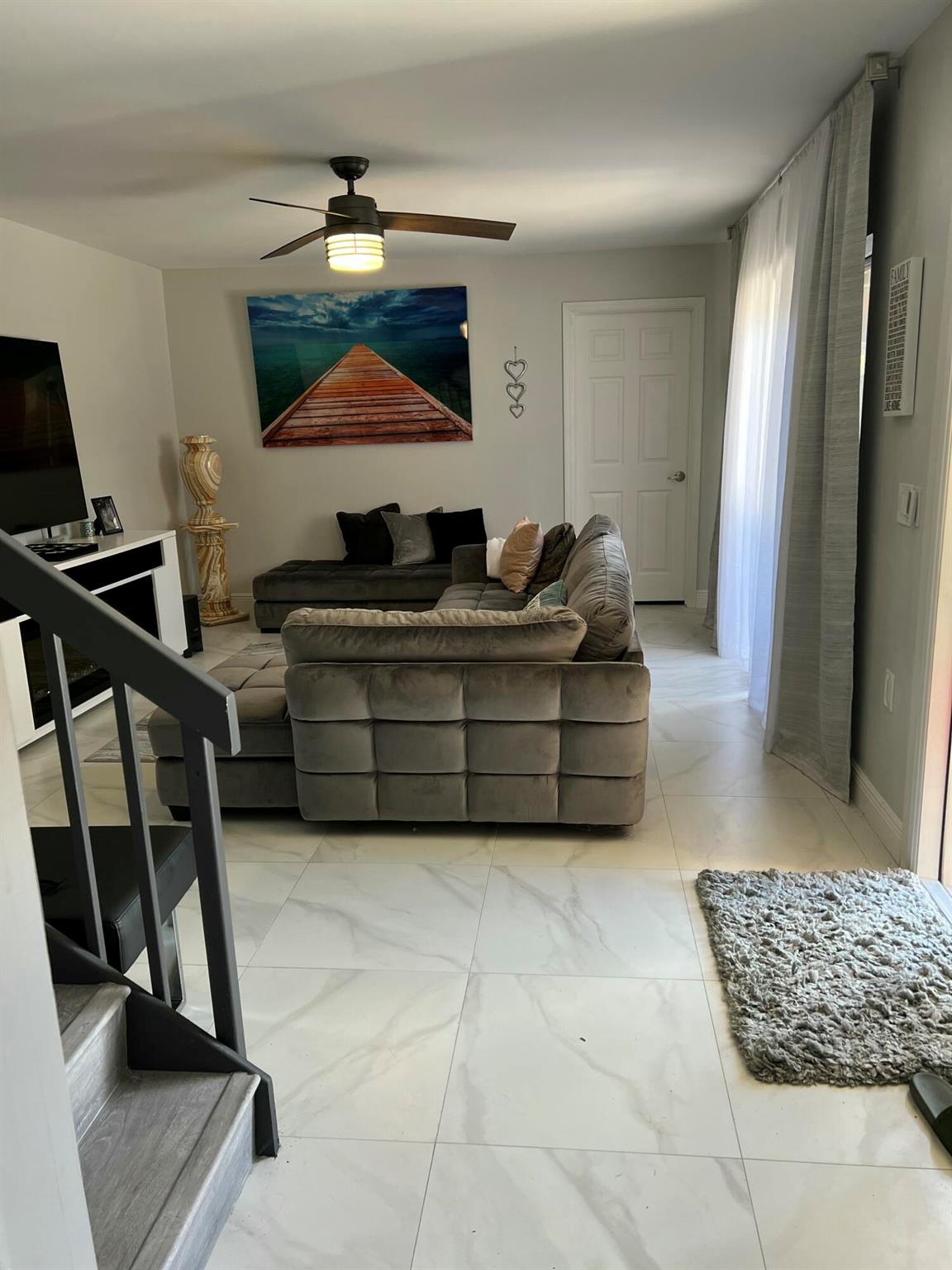 SHERWOOD LAKES - Residential Lease