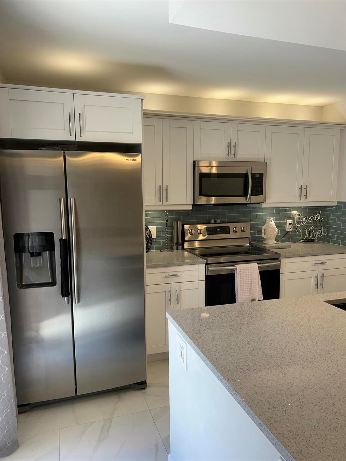 View photos, virtual tours, details... 2101 21st Lane