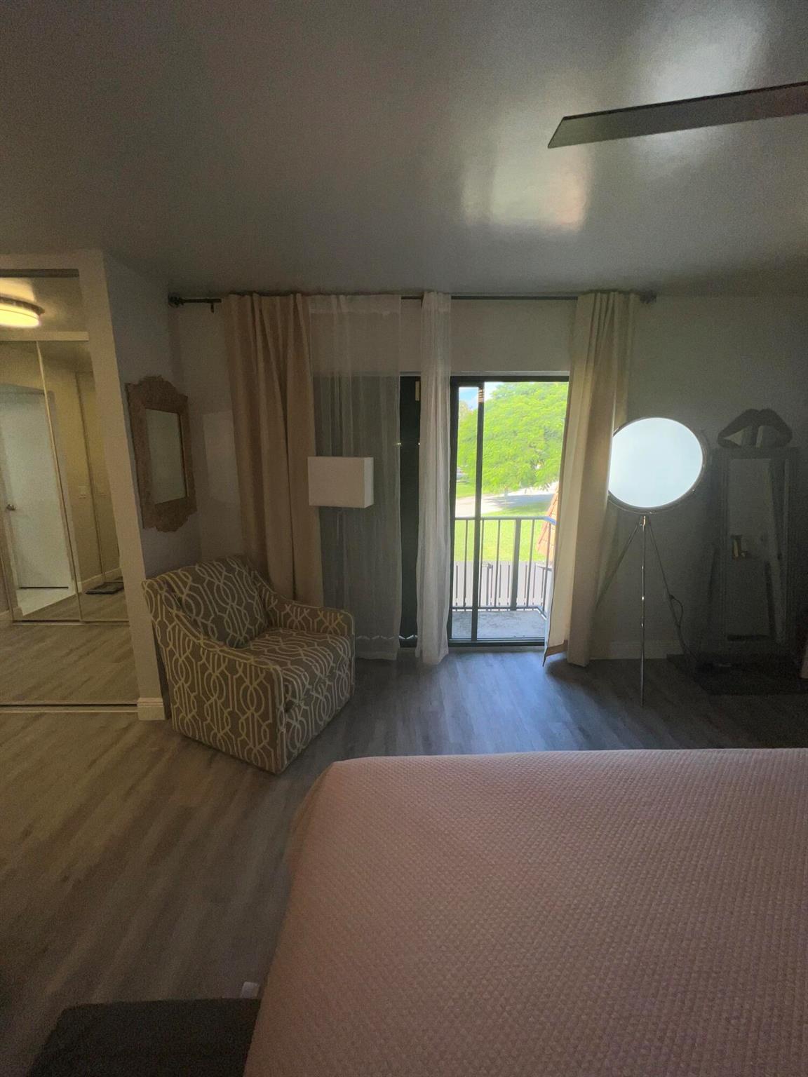 SHERWOOD LAKES - Residential Lease