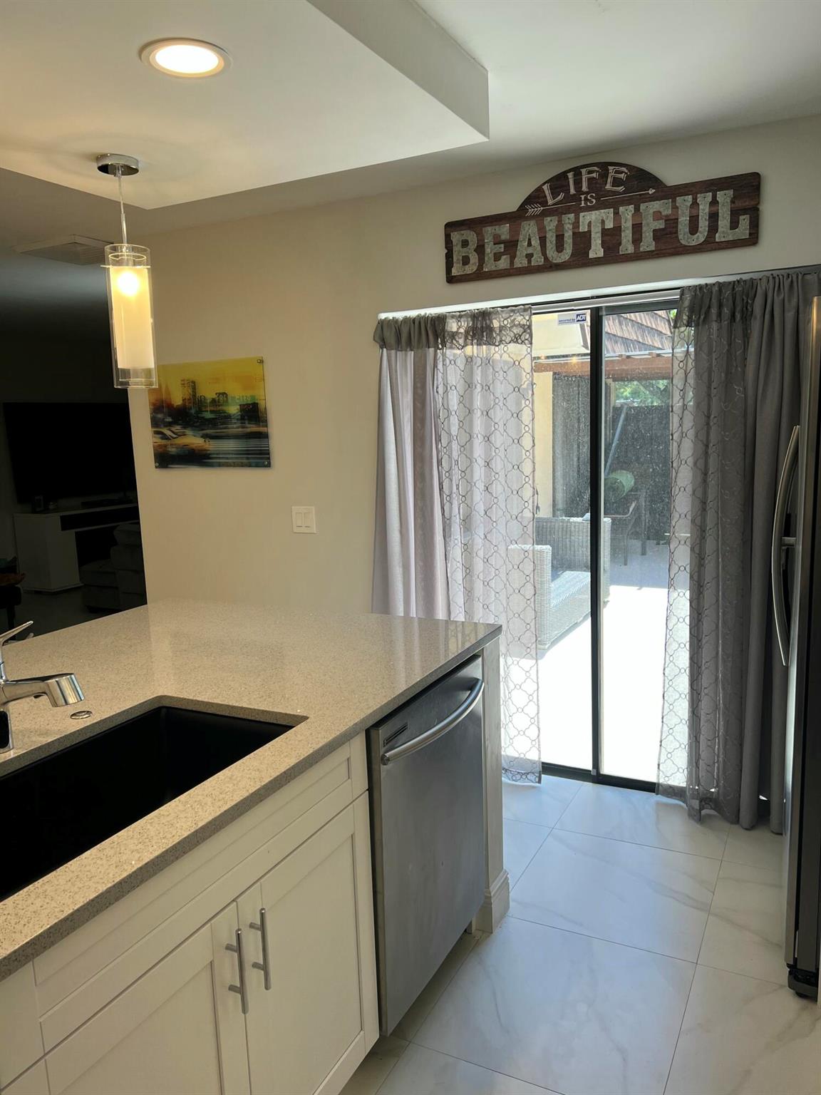 View photos, virtual tours, details... 2101 21st Lane