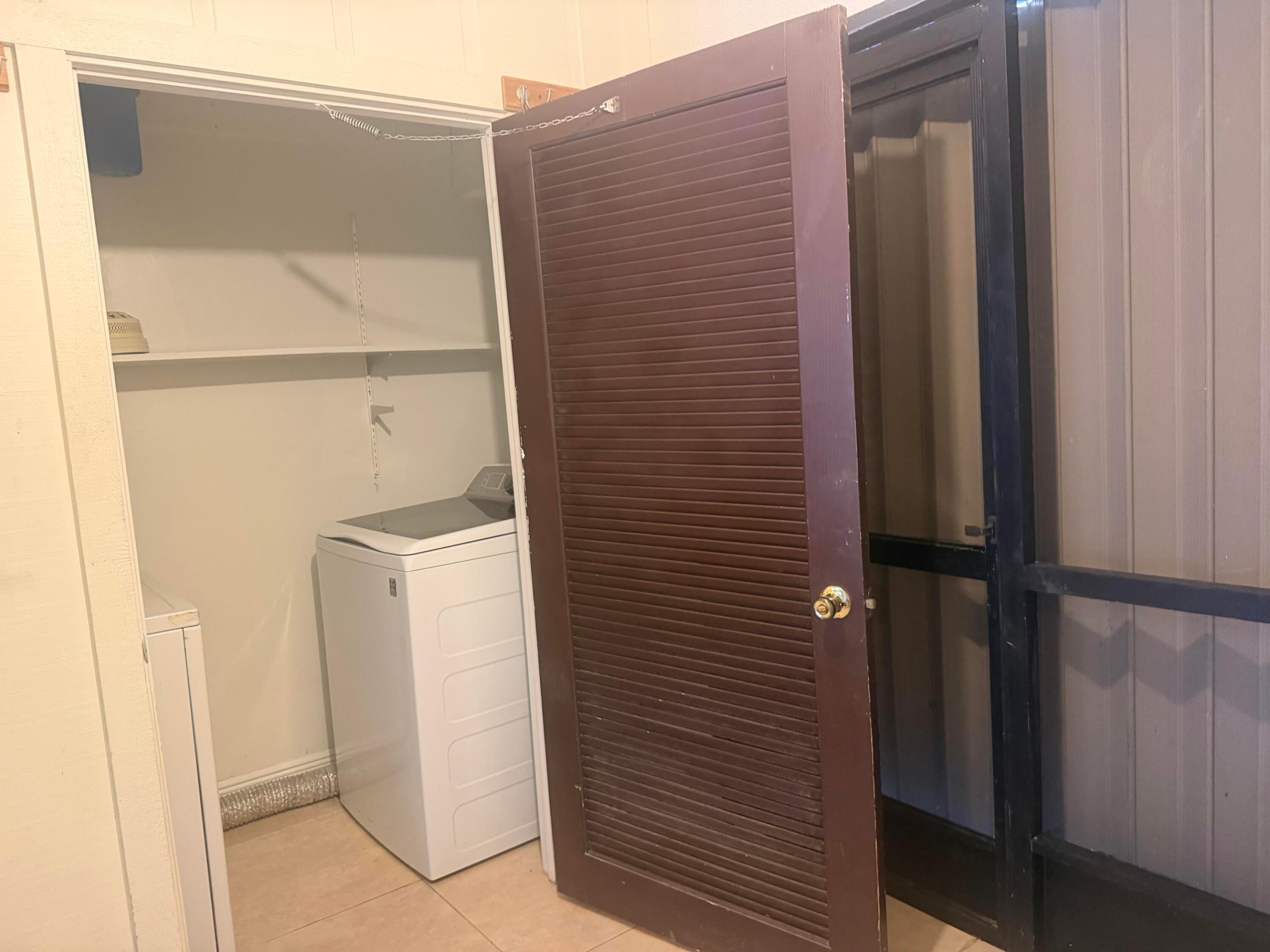 FOREST HILL VILLAS GARDEN - Residential Lease