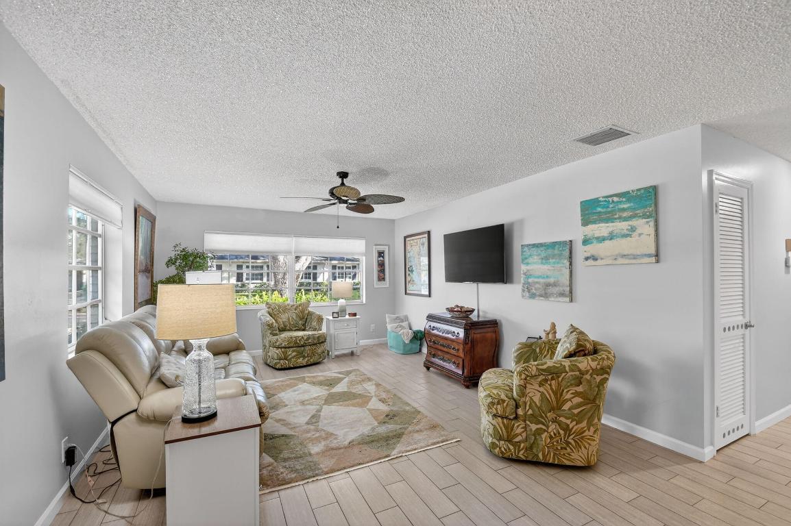 LIMETREE CONDO - Residential