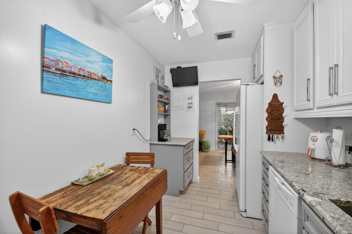 LIMETREE CONDO - Residential