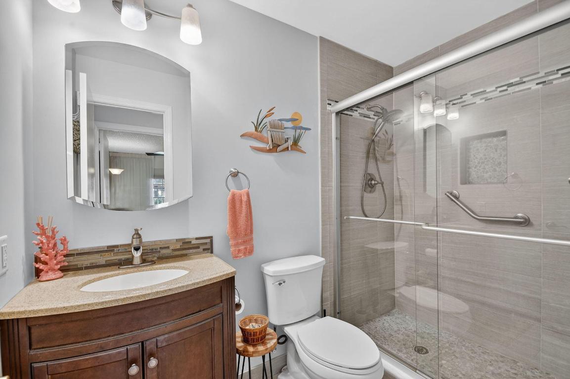 LIMETREE CONDO - Residential