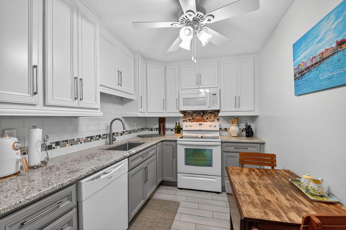 LIMETREE CONDO - Residential