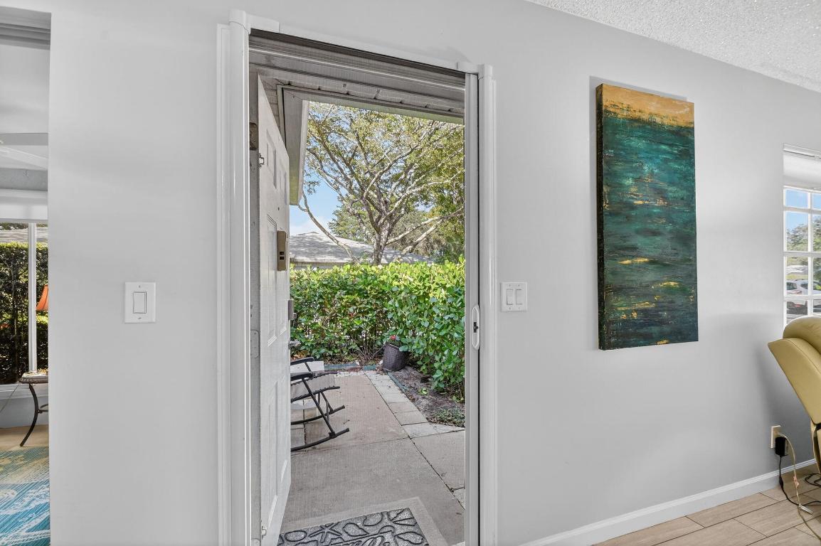 LIMETREE CONDO - Residential