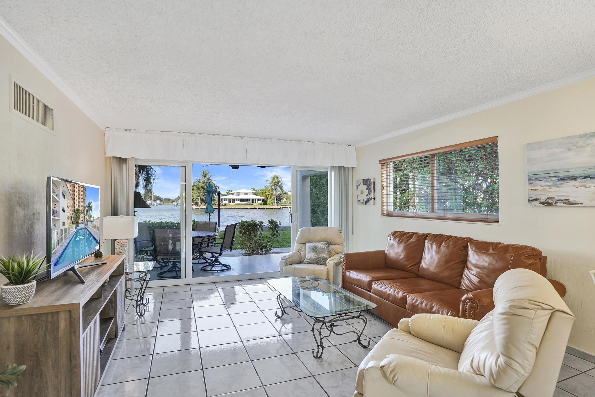 505 N Riverside Dr 7