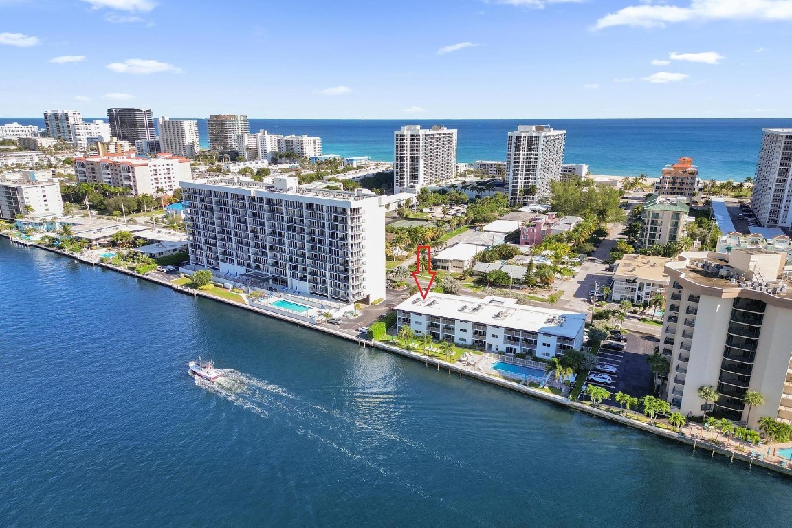 505 N Riverside Drive 7