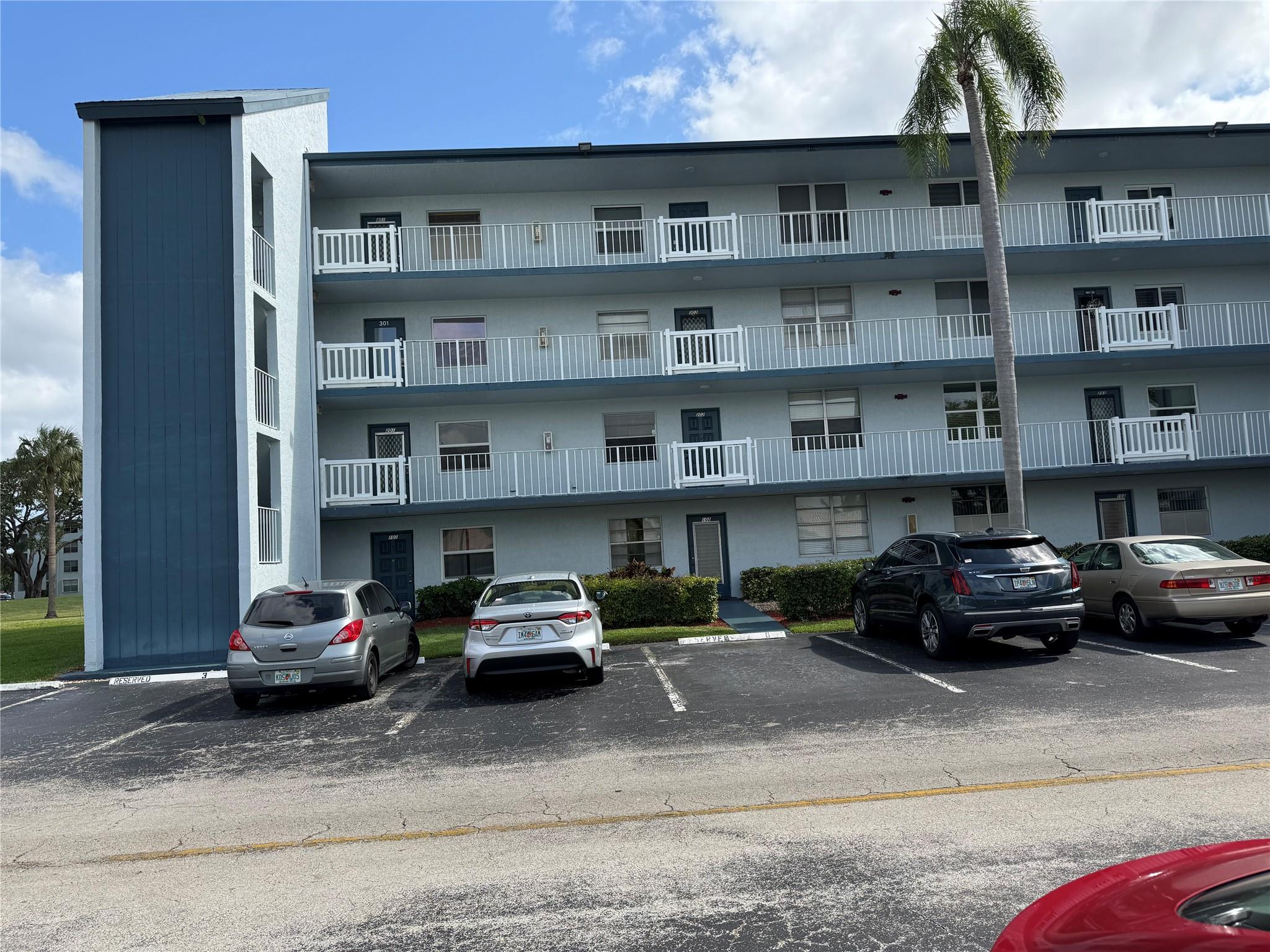 PALM SPRINGS 2 - Residential