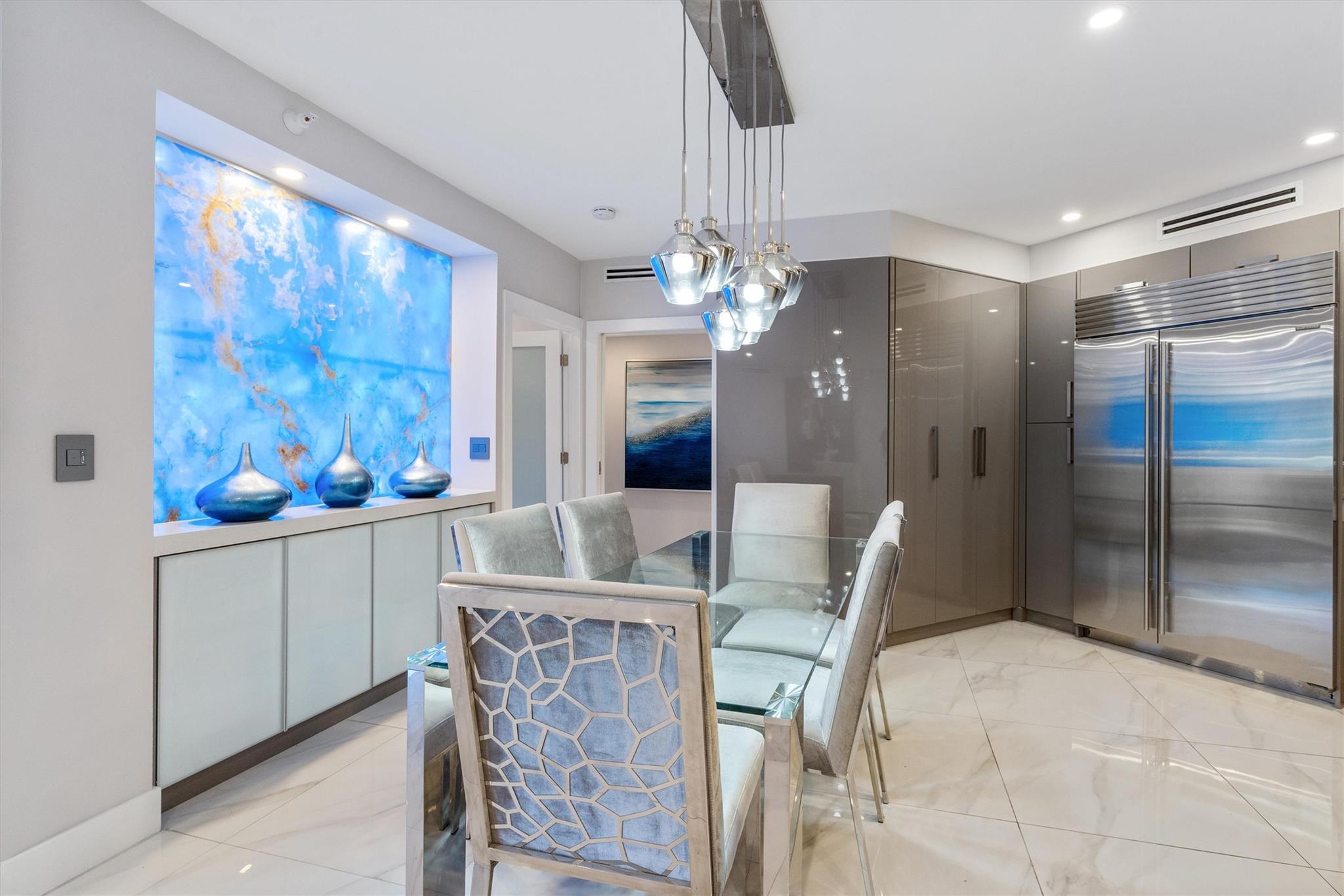 PALM BEACH HAMPTON CONDO - Residential