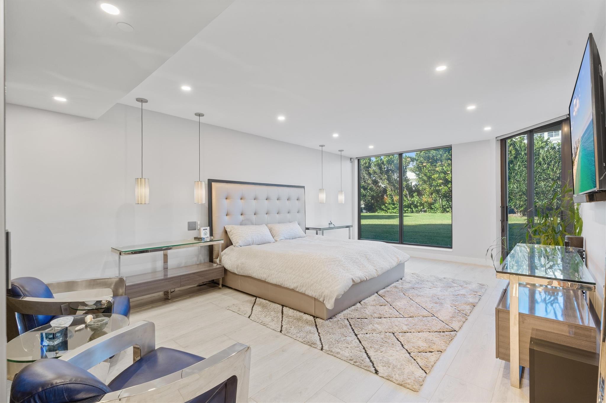 PALM BEACH HAMPTON CONDO - Residential