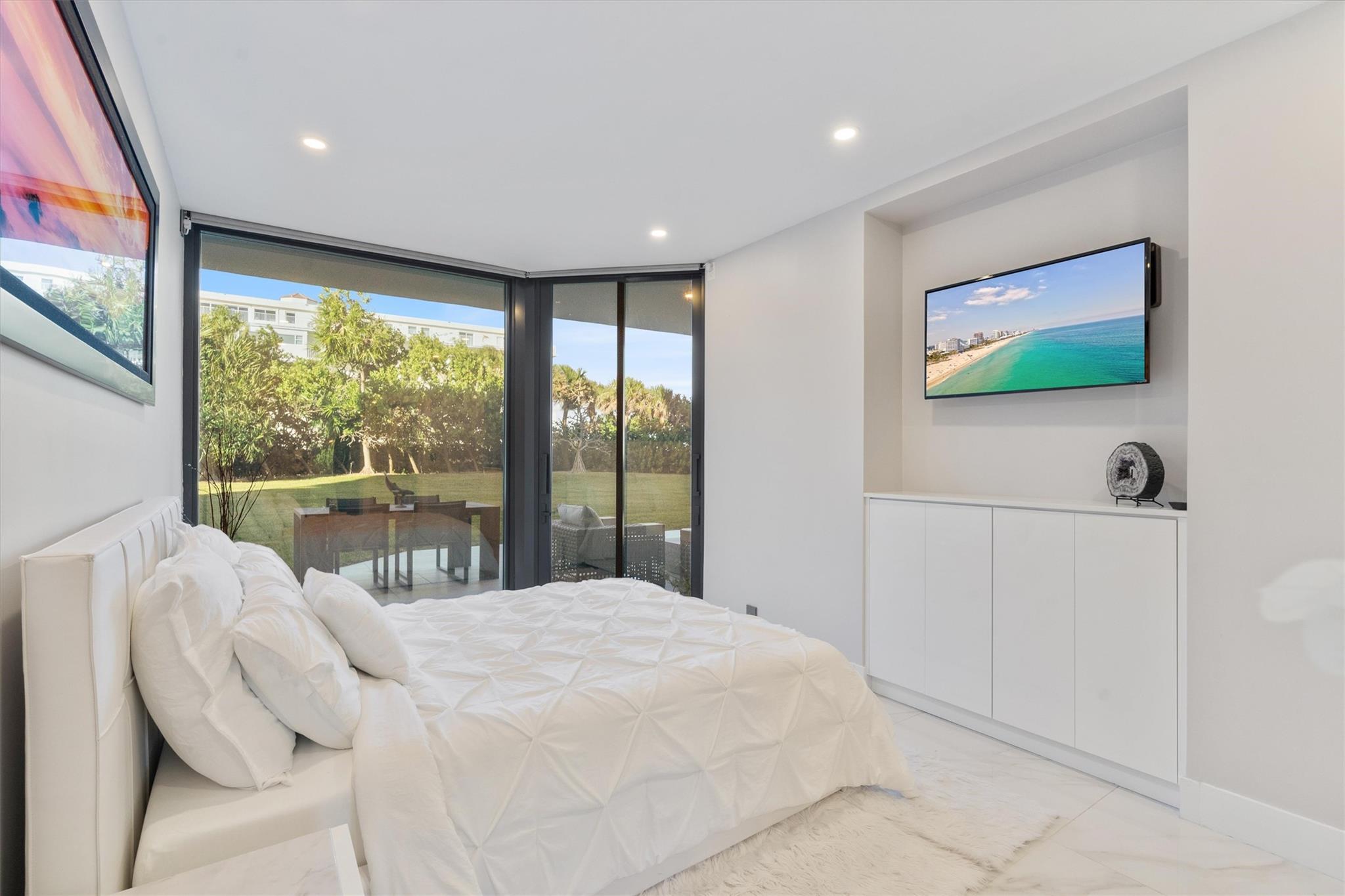 PALM BEACH HAMPTON CONDO - Residential