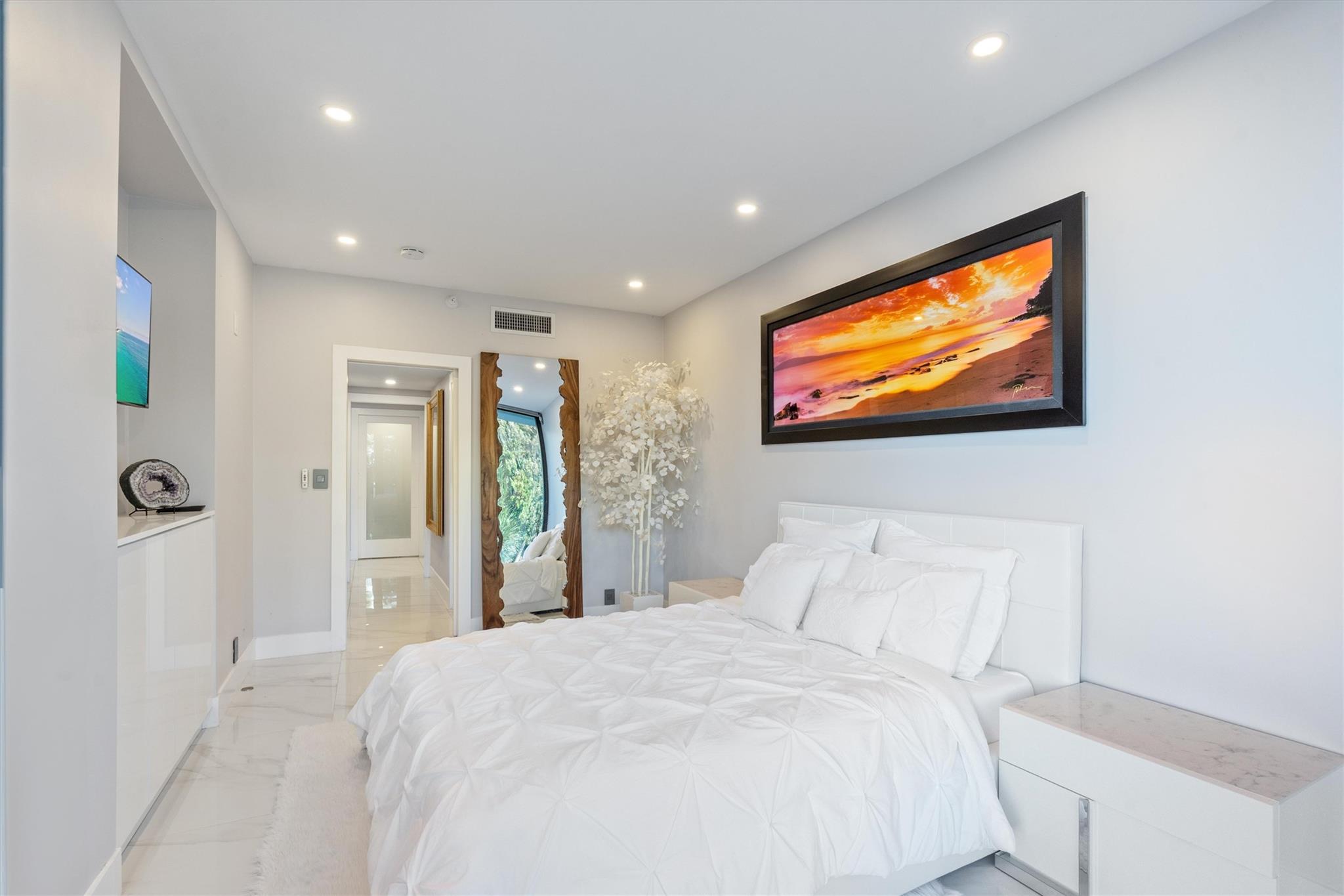 PALM BEACH HAMPTON CONDO - Residential