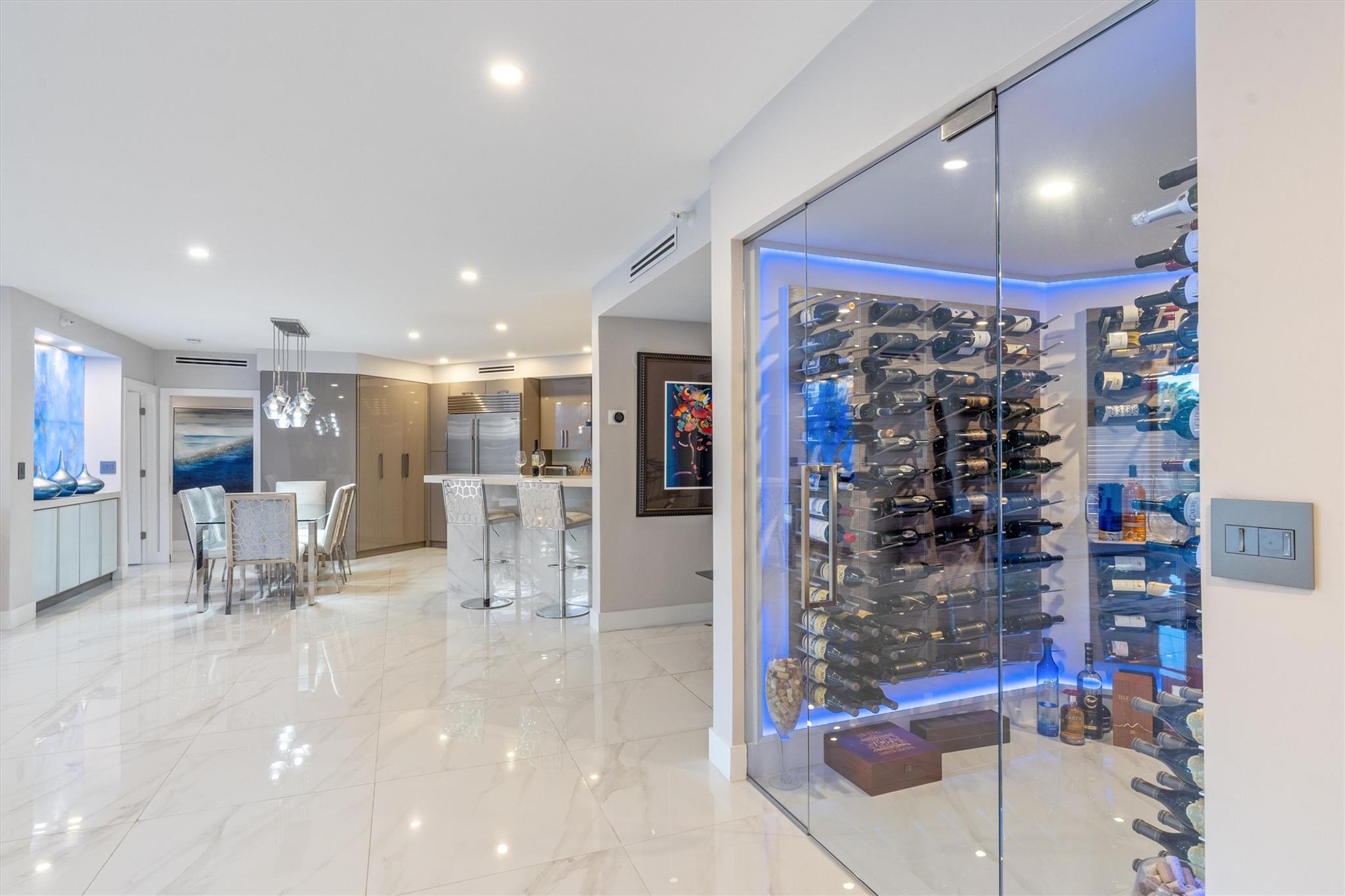 PALM BEACH HAMPTON CONDO - Residential