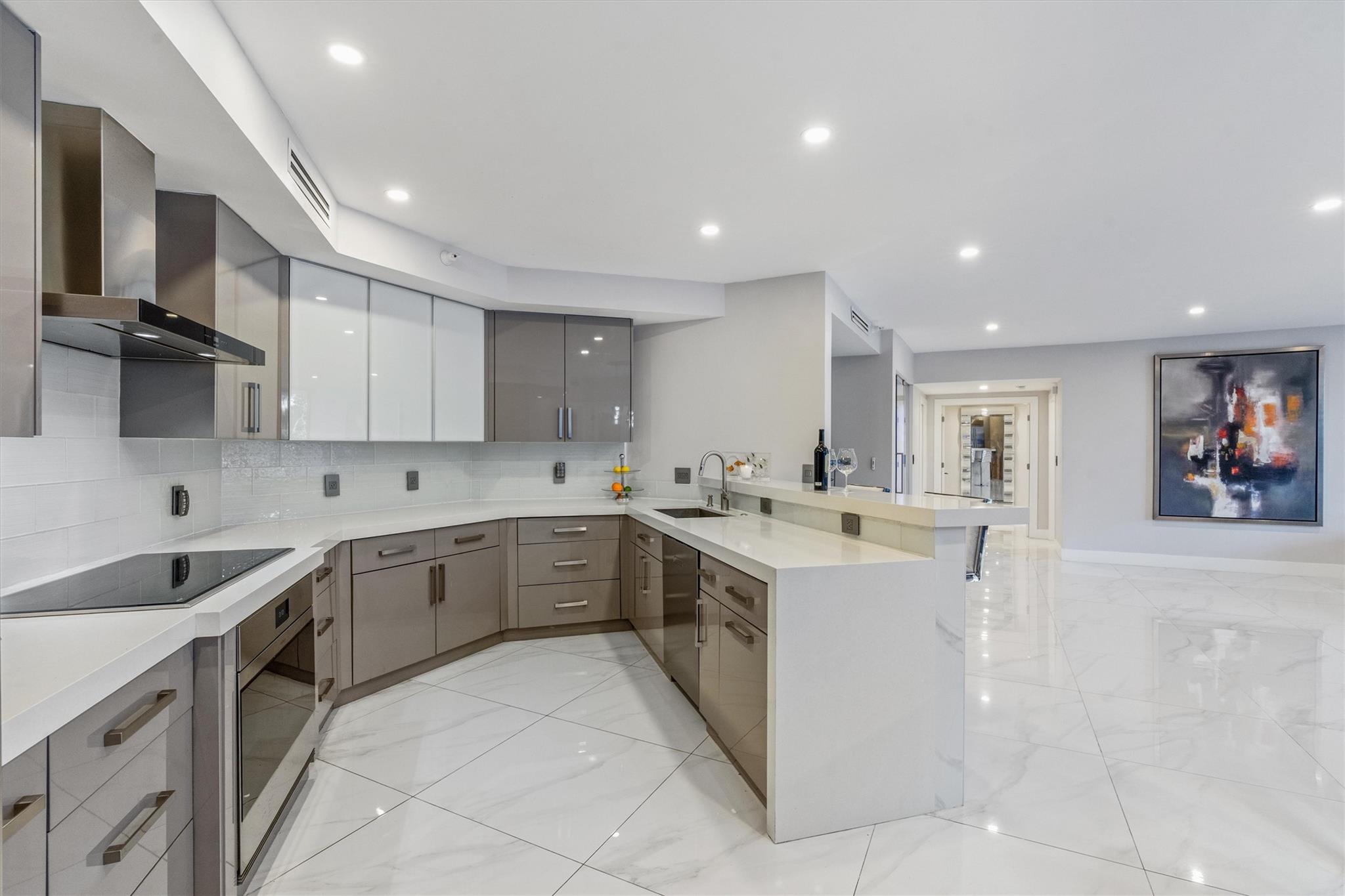 PALM BEACH HAMPTON CONDO - Residential