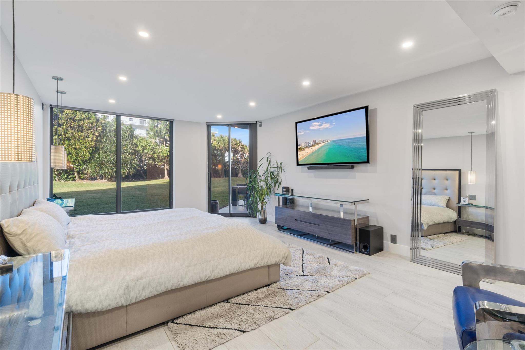 PALM BEACH HAMPTON CONDO - Residential