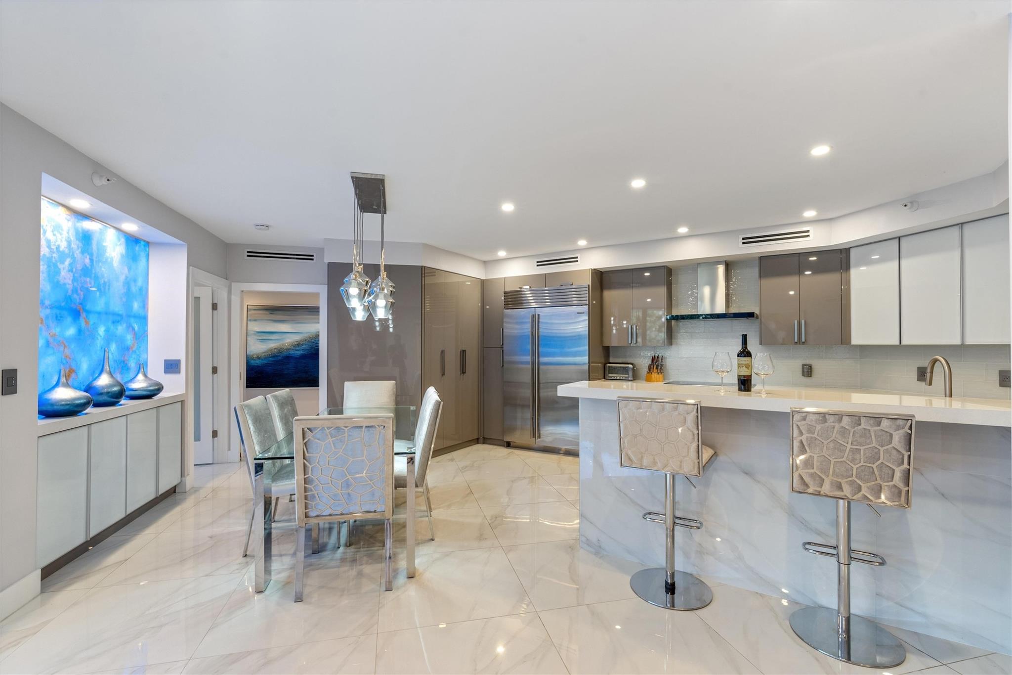 PALM BEACH HAMPTON CONDO - Residential