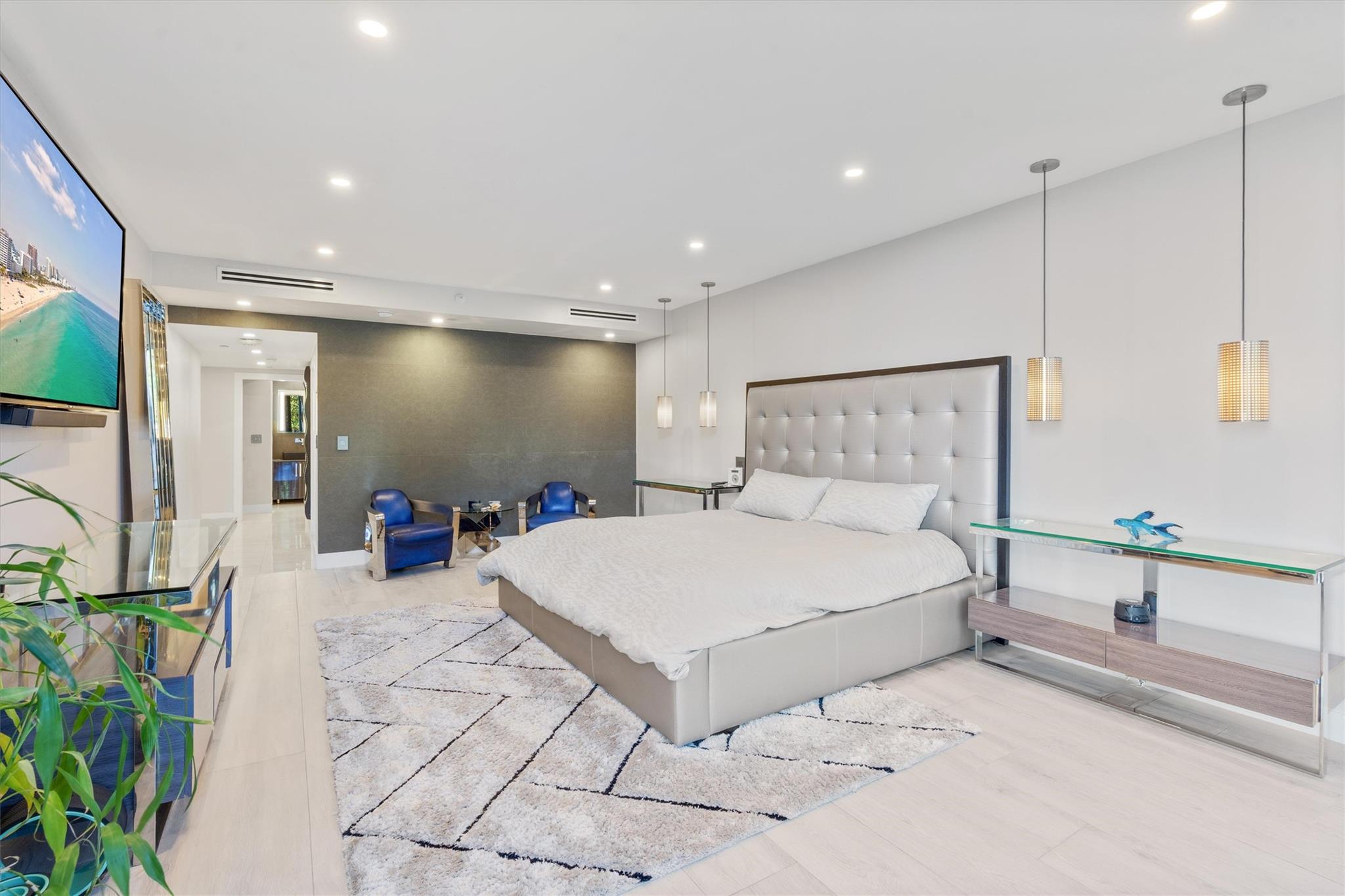 PALM BEACH HAMPTON CONDO - Residential