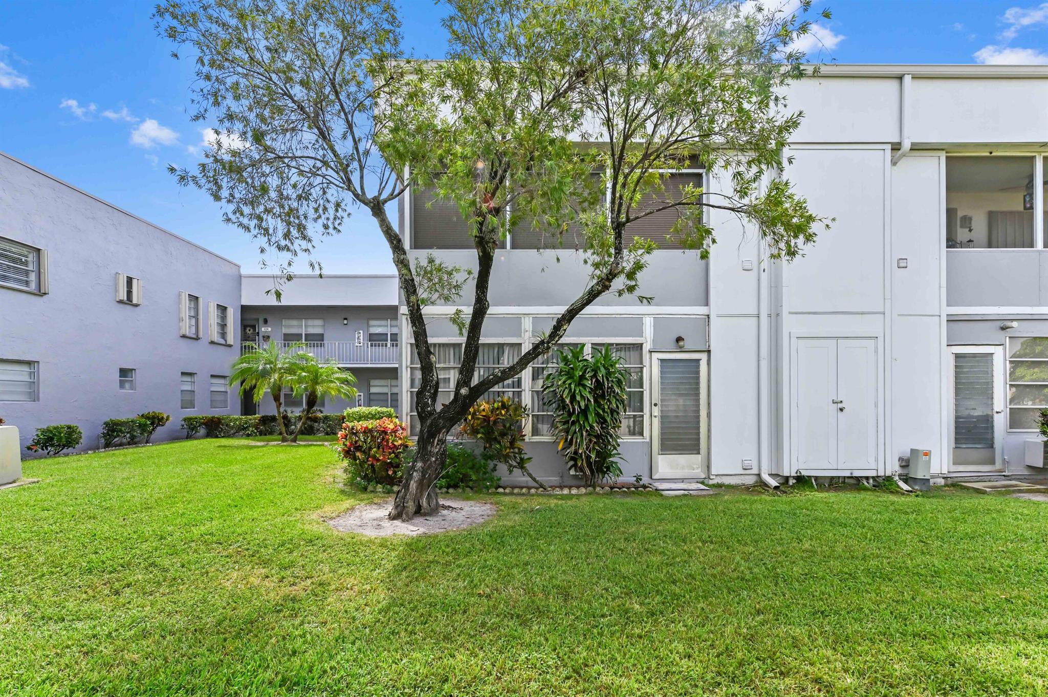 KINGS POINT FLANDERS COND - Residential