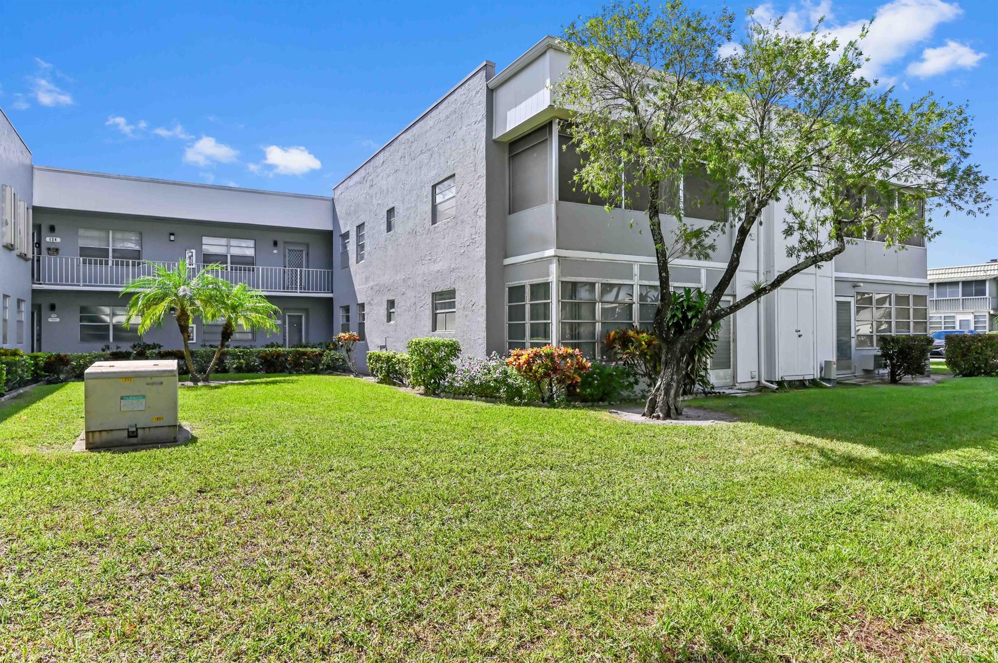KINGS POINT FLANDERS COND - Residential