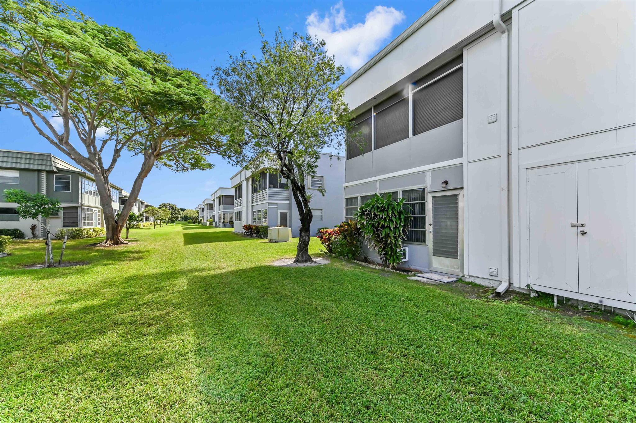 KINGS POINT FLANDERS COND - Residential