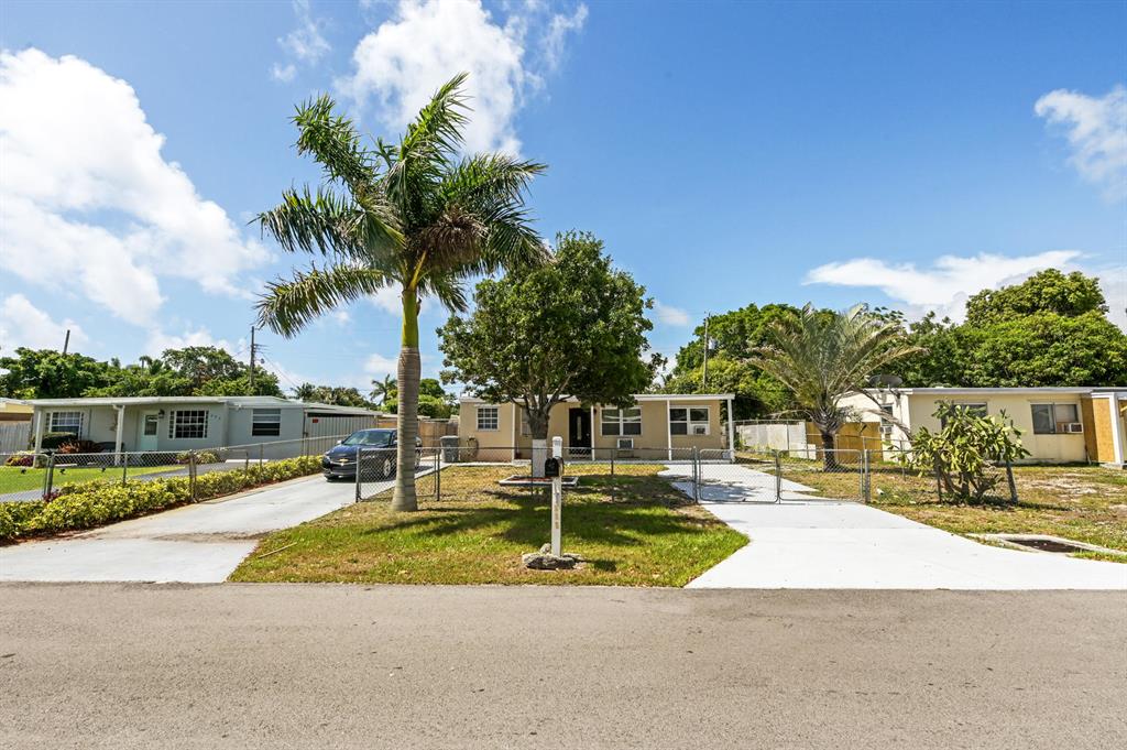 Come take a look at this cozy little 3 bedroom, 1.5 bath home in Lantana, FL ready for a new owner to make it shine with their own personal touch. This home features a large yard and no HOA! Conveniently located close to schools and shopping, this would make a great starter home or a wonderful place to retire. Room sizes are approx.