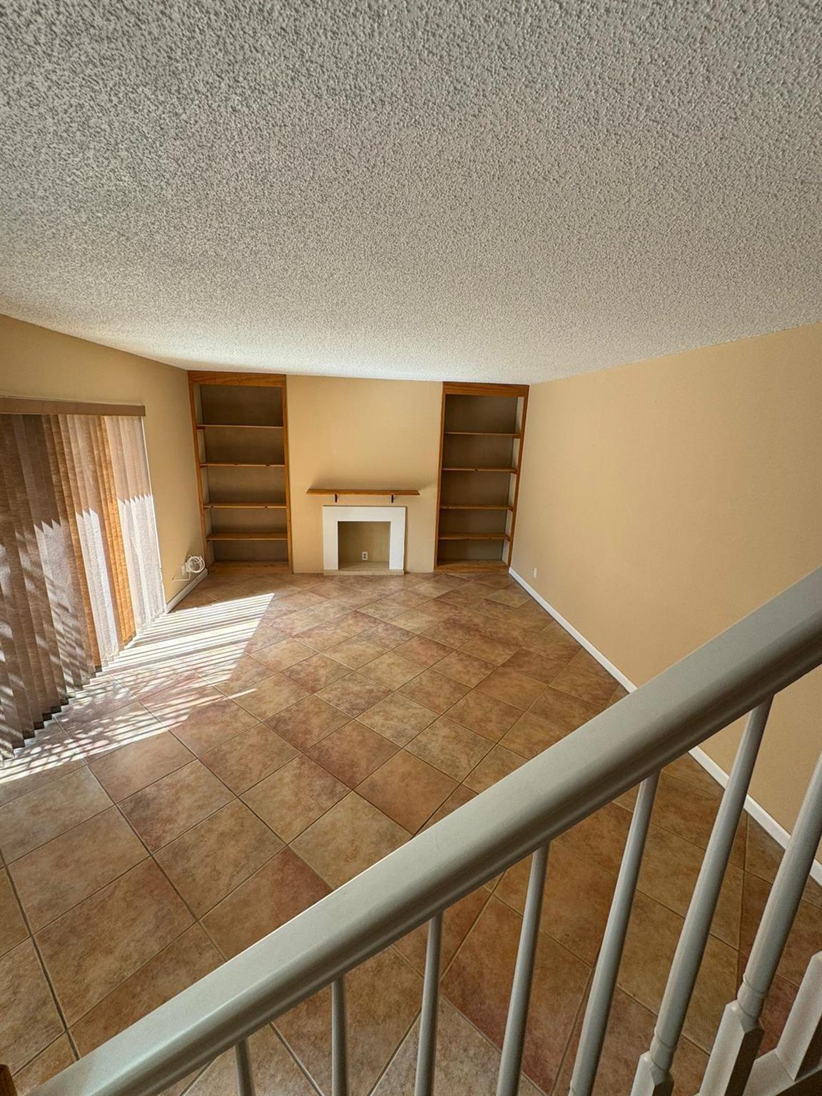 LAKEWOOD - Residential Lease