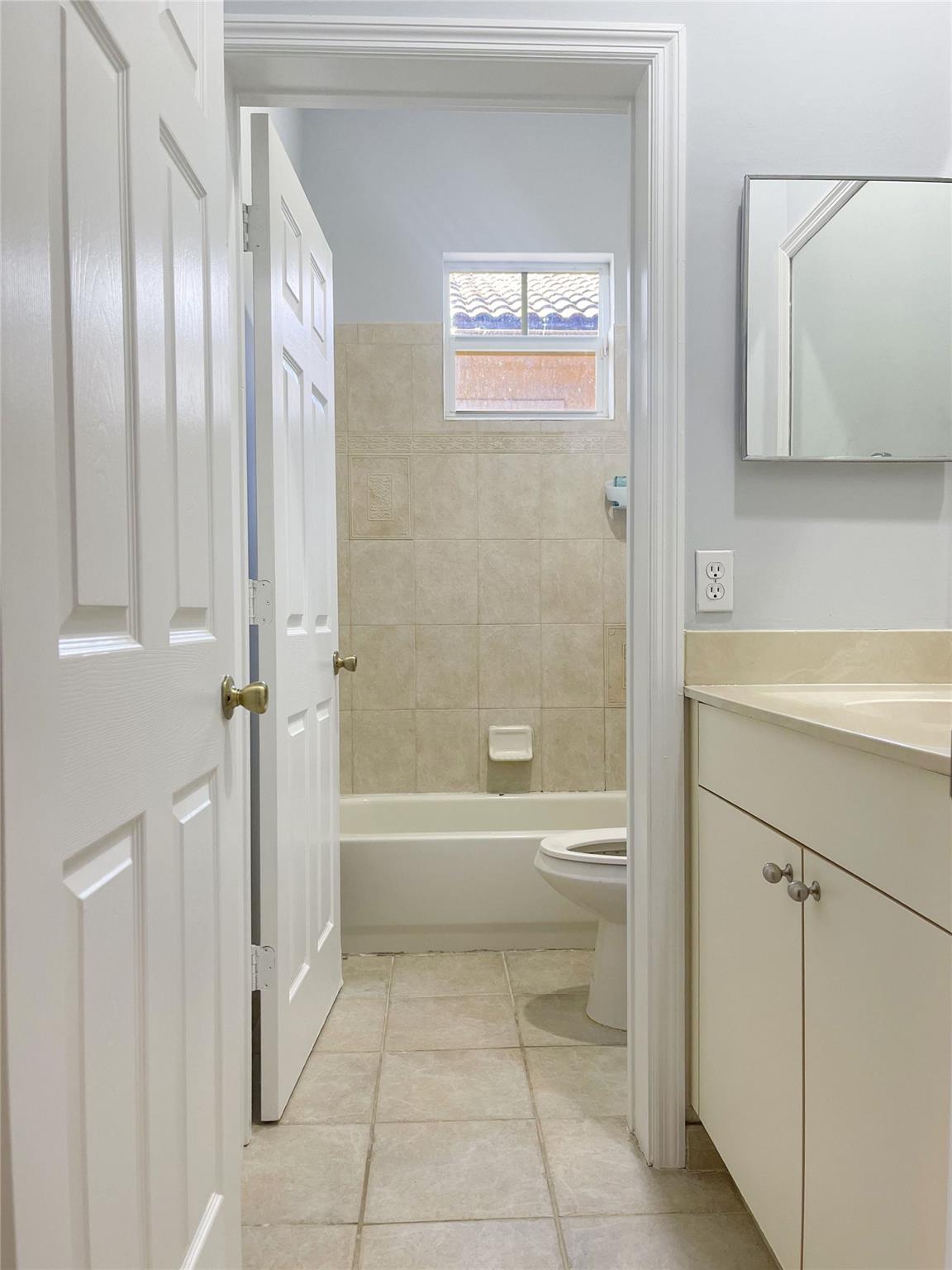 Heron Bay South 167-44 B - Residential Lease