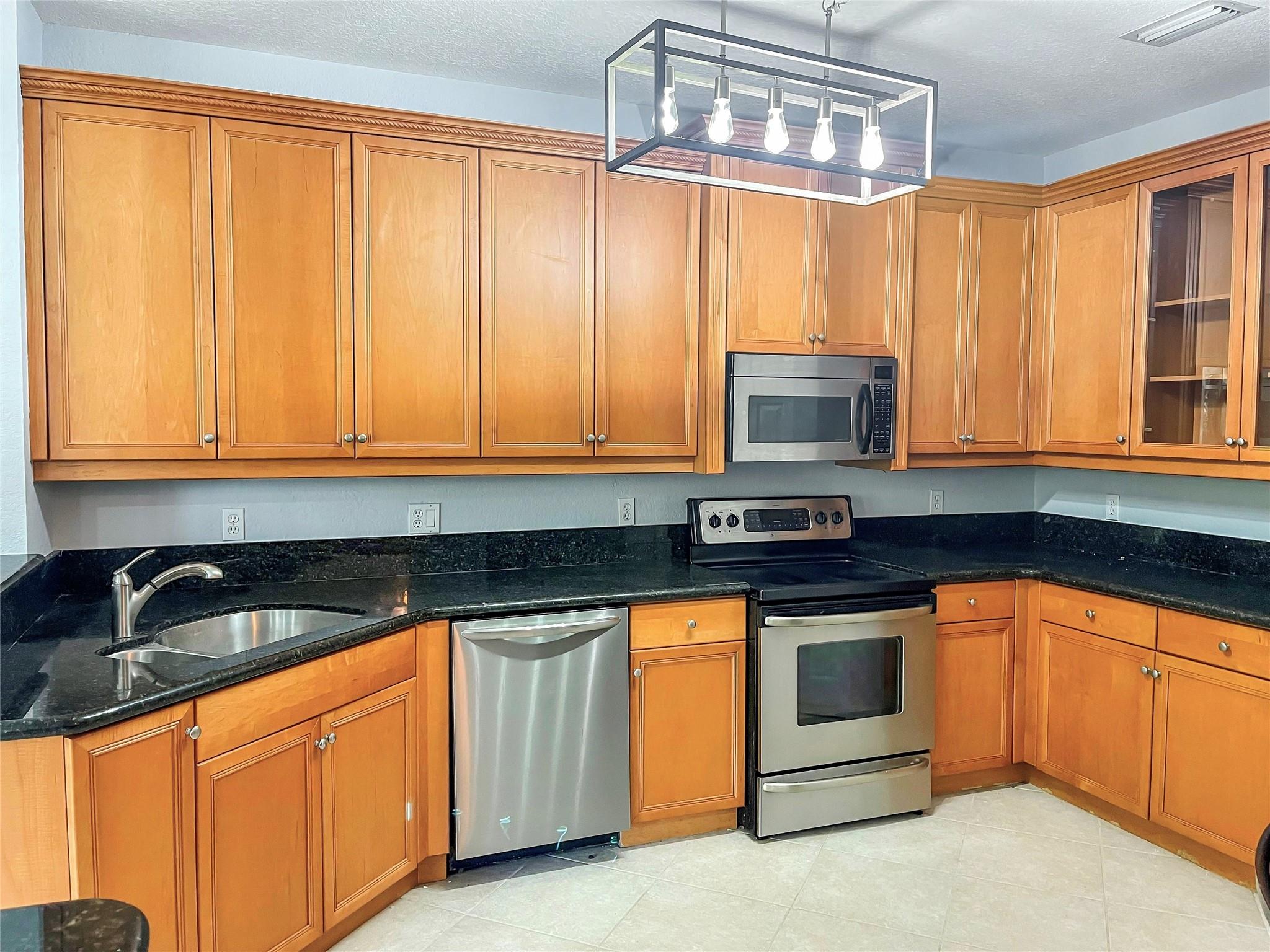 Heron Bay South 167-44 B - Residential Lease