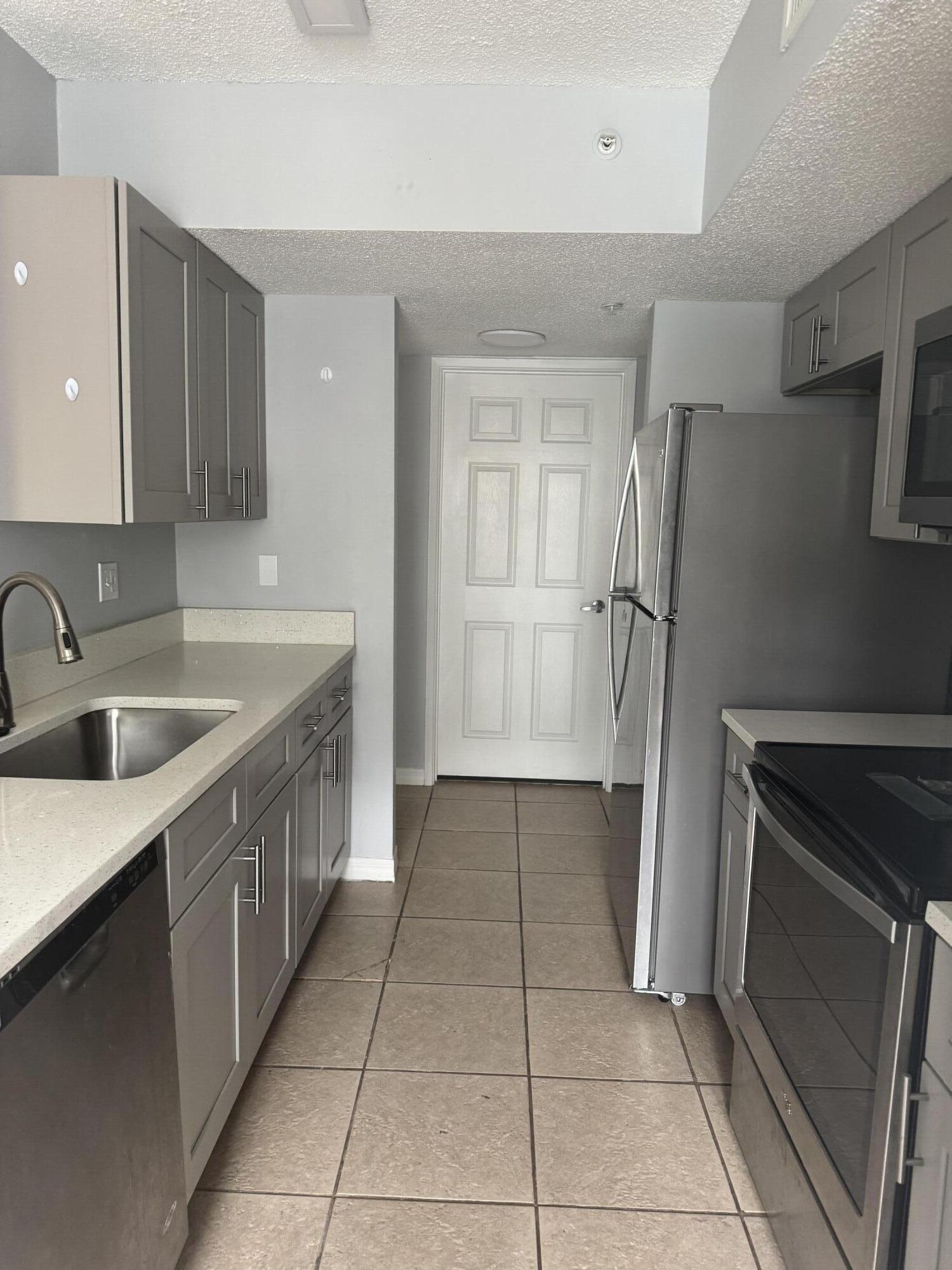 LAGUNA OF VERO BEACH - Residential Lease