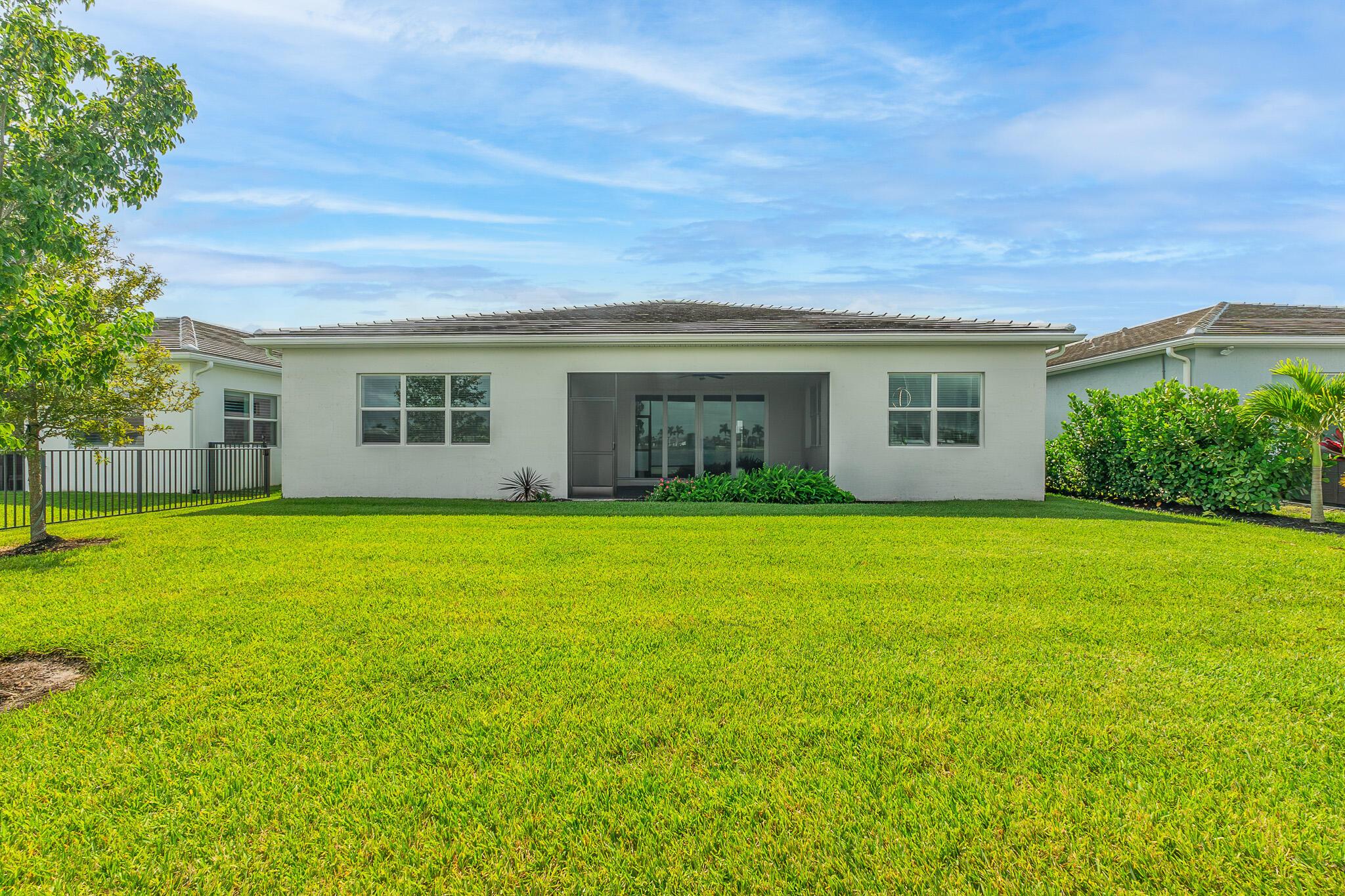 TELARO AT SOUTHERN GROVE - Residential