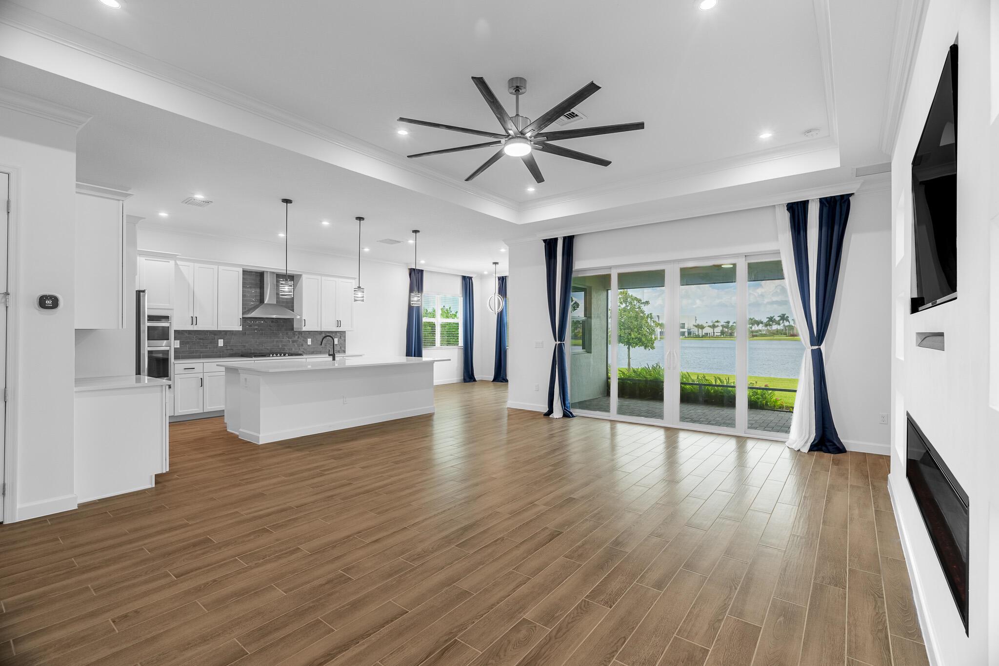 TELARO AT SOUTHERN GROVE - Residential