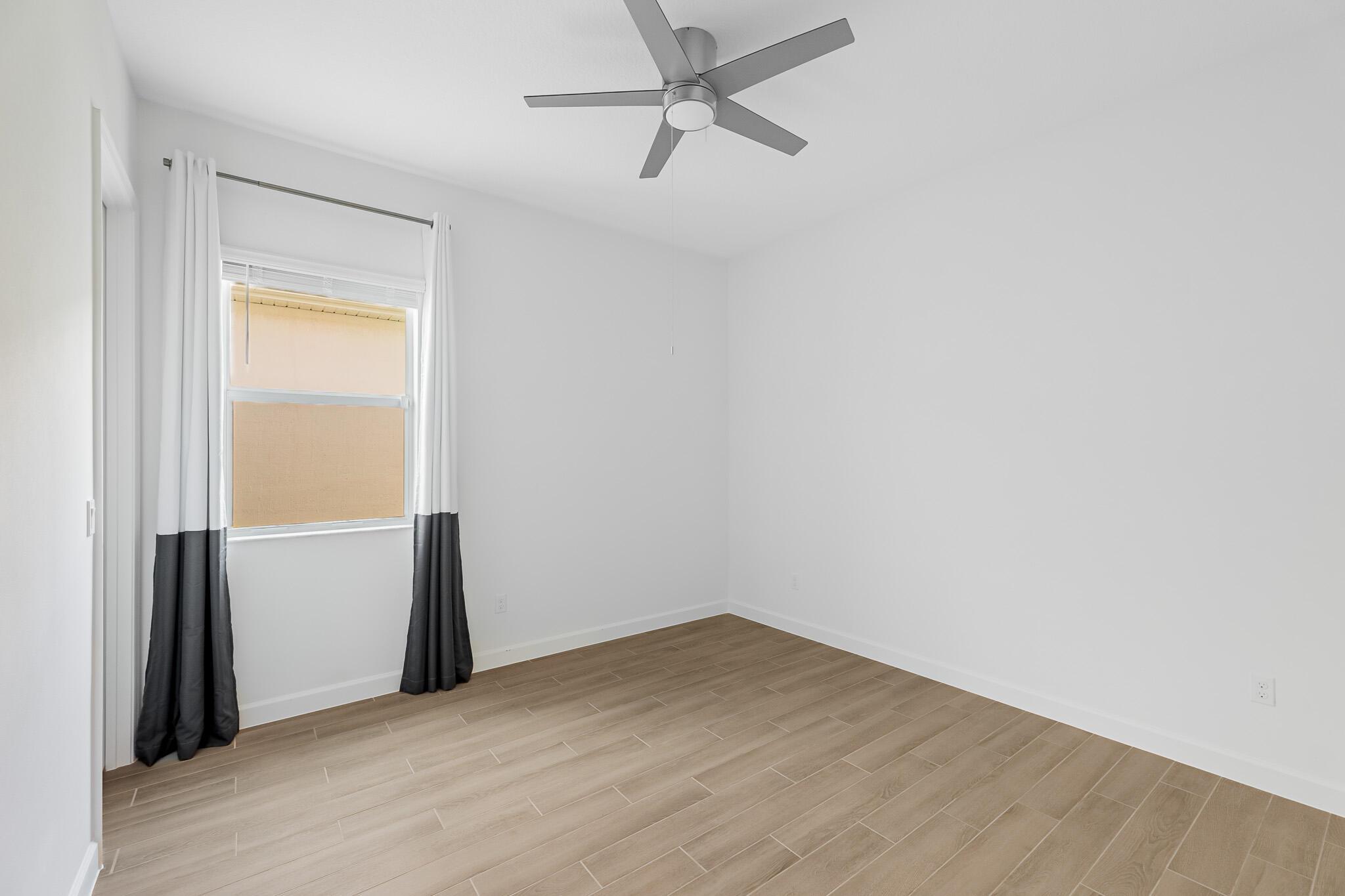 TELARO AT SOUTHERN GROVE - Residential