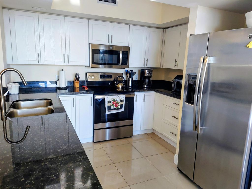 Photo of 100 N Federal Highway #826, Fort Lauderdale, FL 33301 (MLS # B26020623)