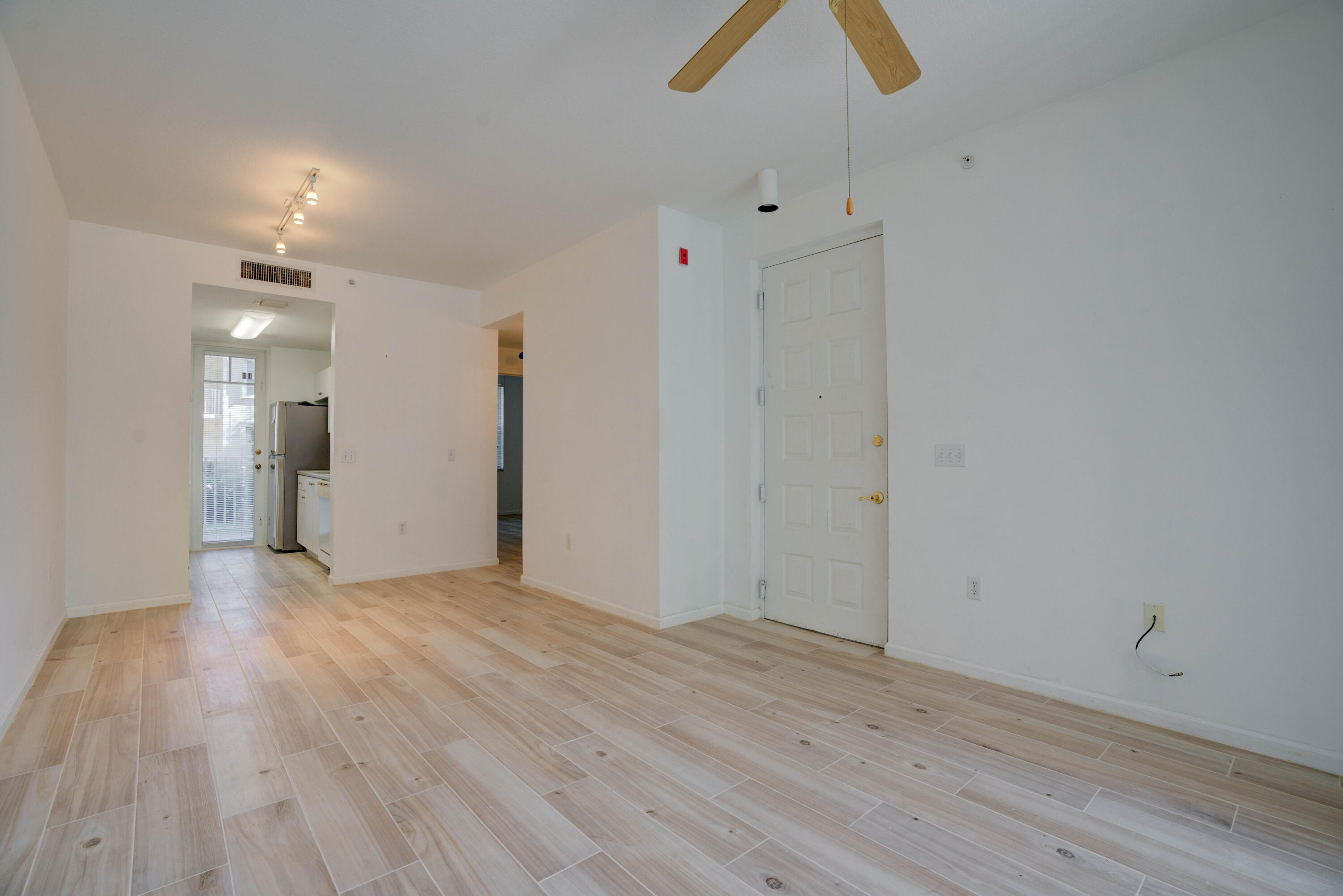 VILLAGE AT ABACOA CONDOMINIUM - Residential Lease