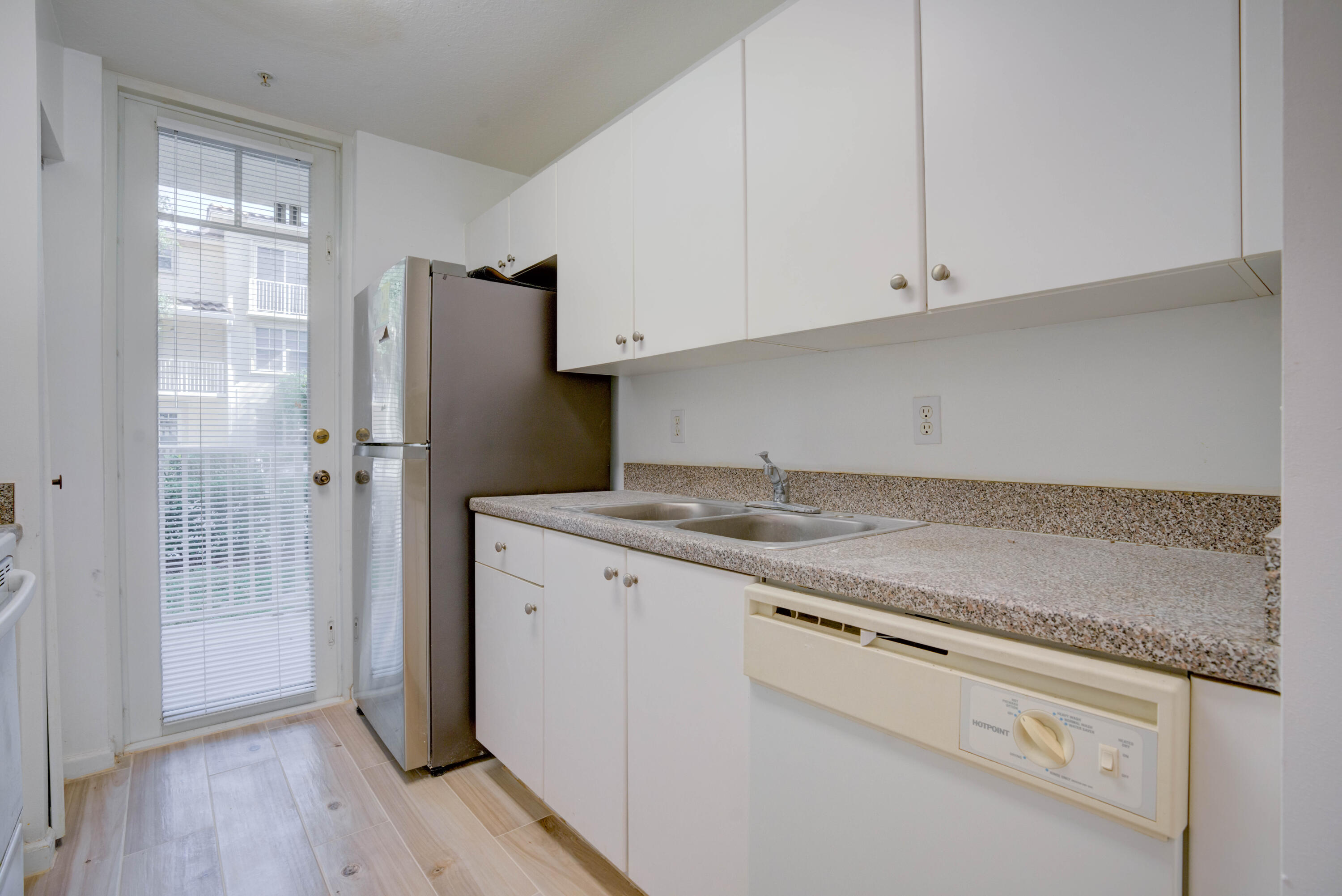 VILLAGE AT ABACOA CONDOMINIUM - Residential Lease