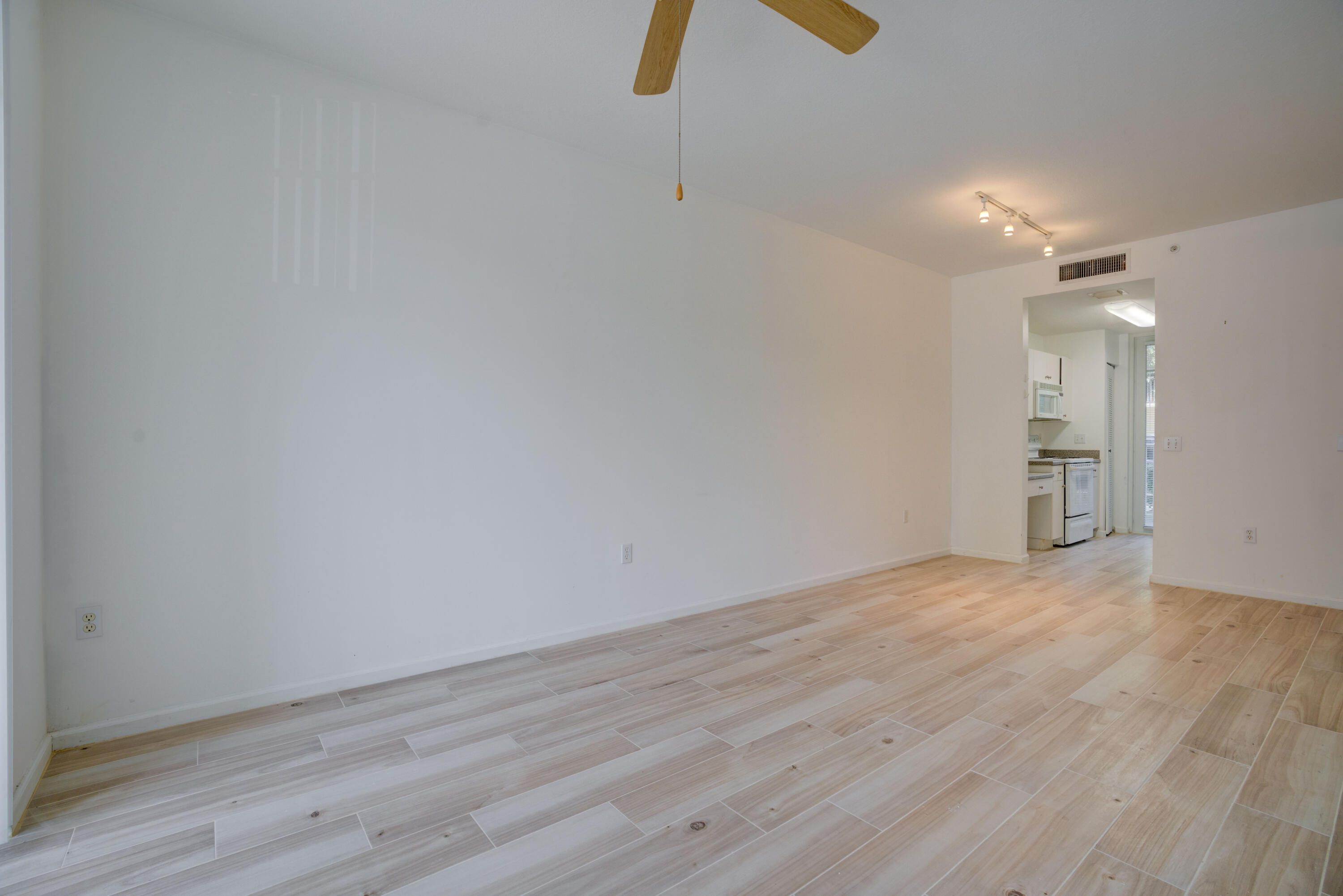 VILLAGE AT ABACOA CONDOMINIUM - Residential Lease