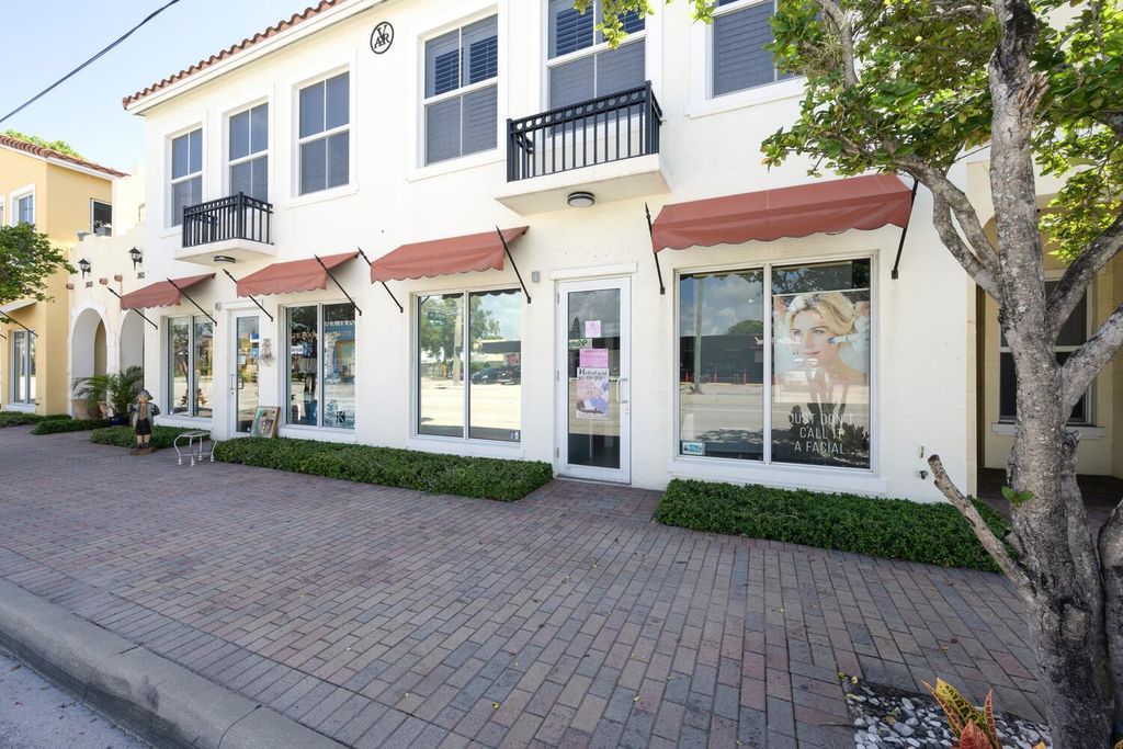 Photo of 3602 S Dixie Highway #110, West Palm Beach, FL 33405 (MLS # B26031221)