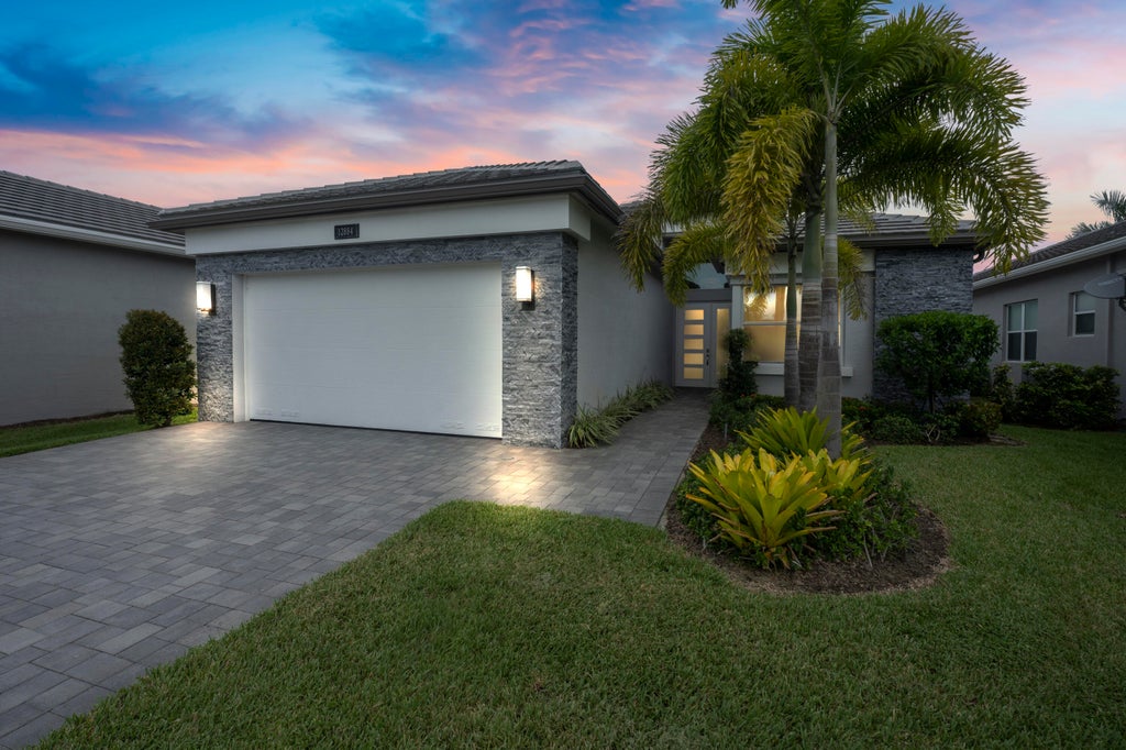 Photo of 12884 Parrot Pond Road, Boynton Beach, FL 33473 (MLS # R11025963)
