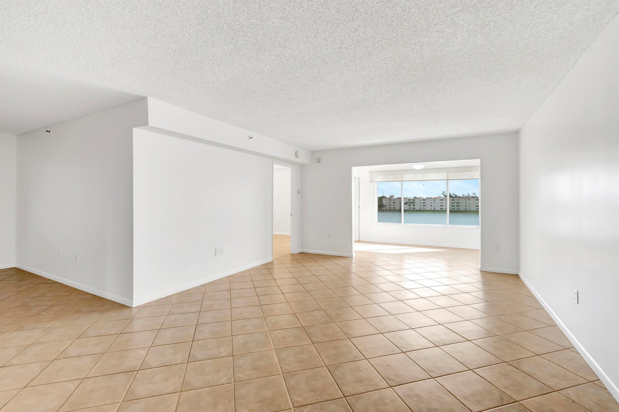 HUNTINGTON POINTE - Residential Lease