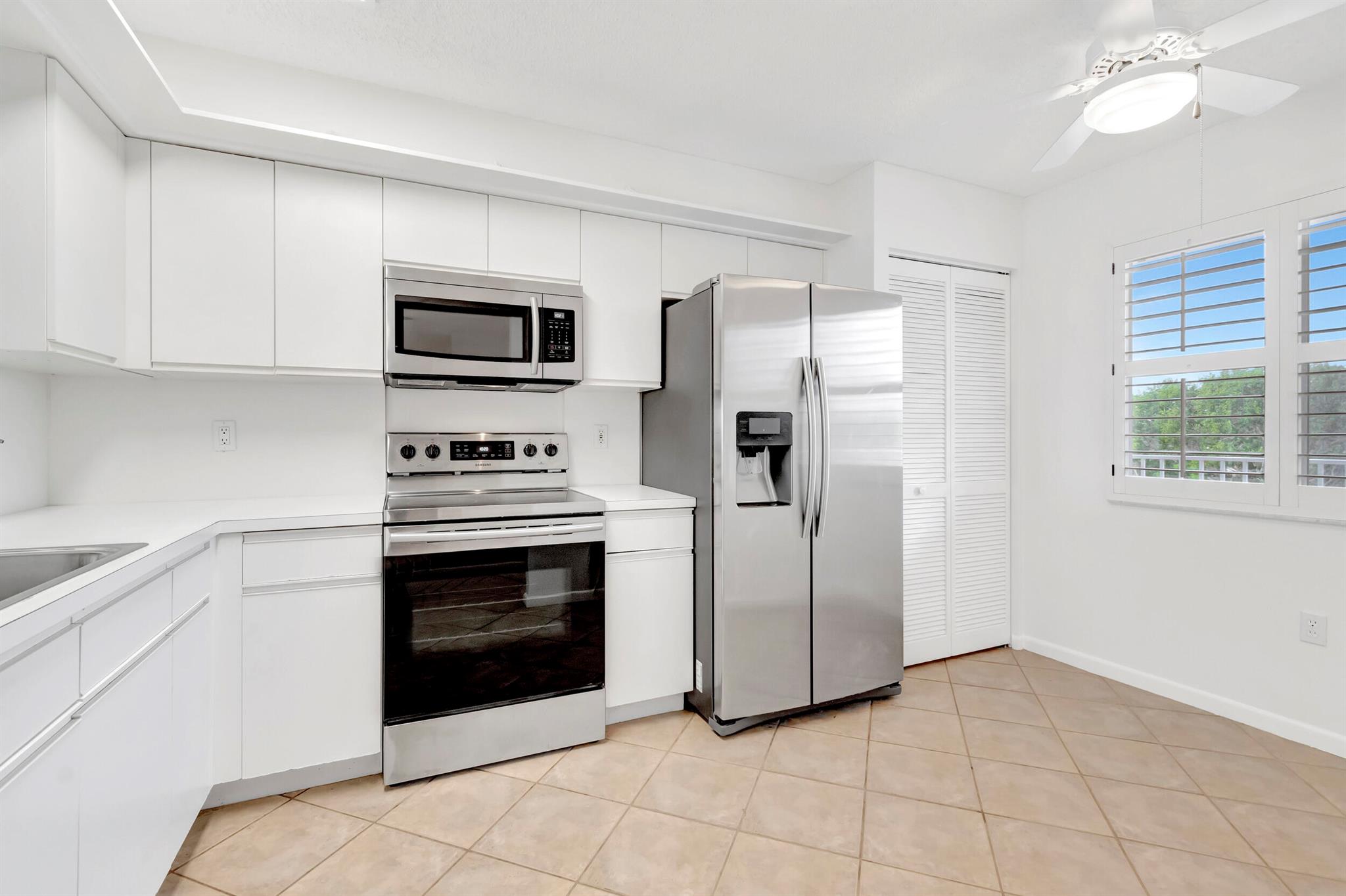 HUNTINGTON POINTE - Residential Lease