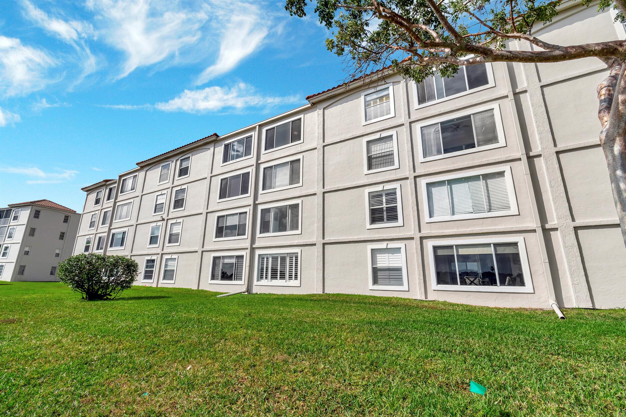 HUNTINGTON POINTE - Residential Lease